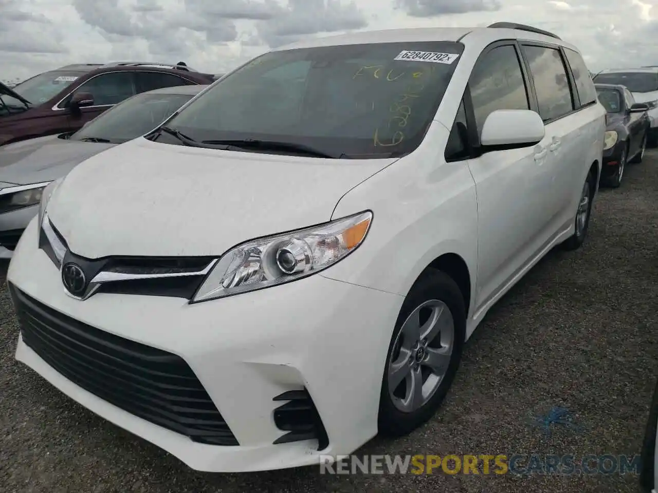 2 Photograph of a damaged car 5TDKZ3DC7KS987104 TOYOTA SIENNA 2019