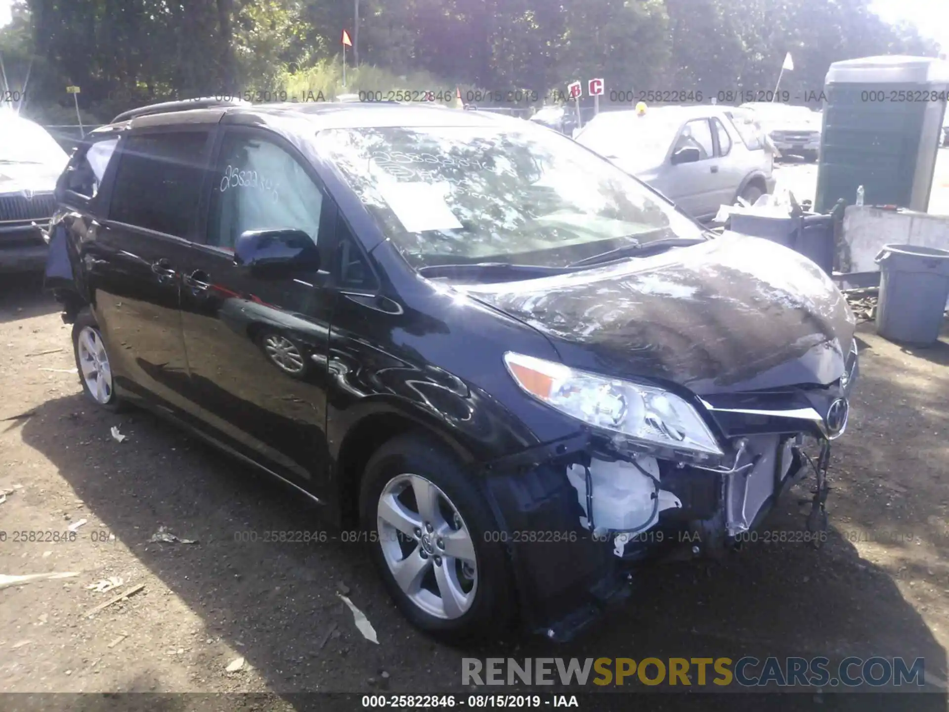 1 Photograph of a damaged car 5TDKZ3DC7KS988348 TOYOTA SIENNA 2019