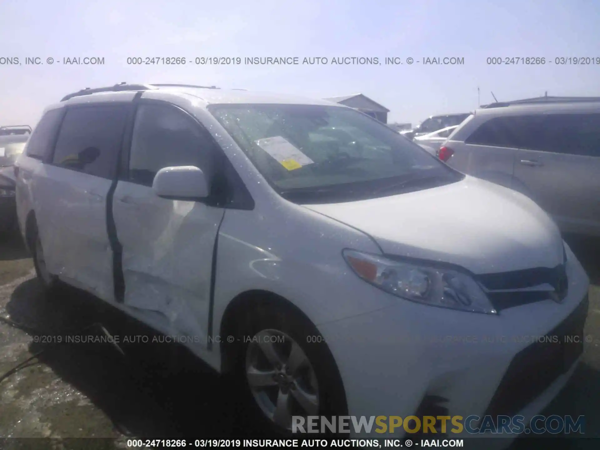 1 Photograph of a damaged car 5TDKZ3DC7KS990133 TOYOTA SIENNA 2019