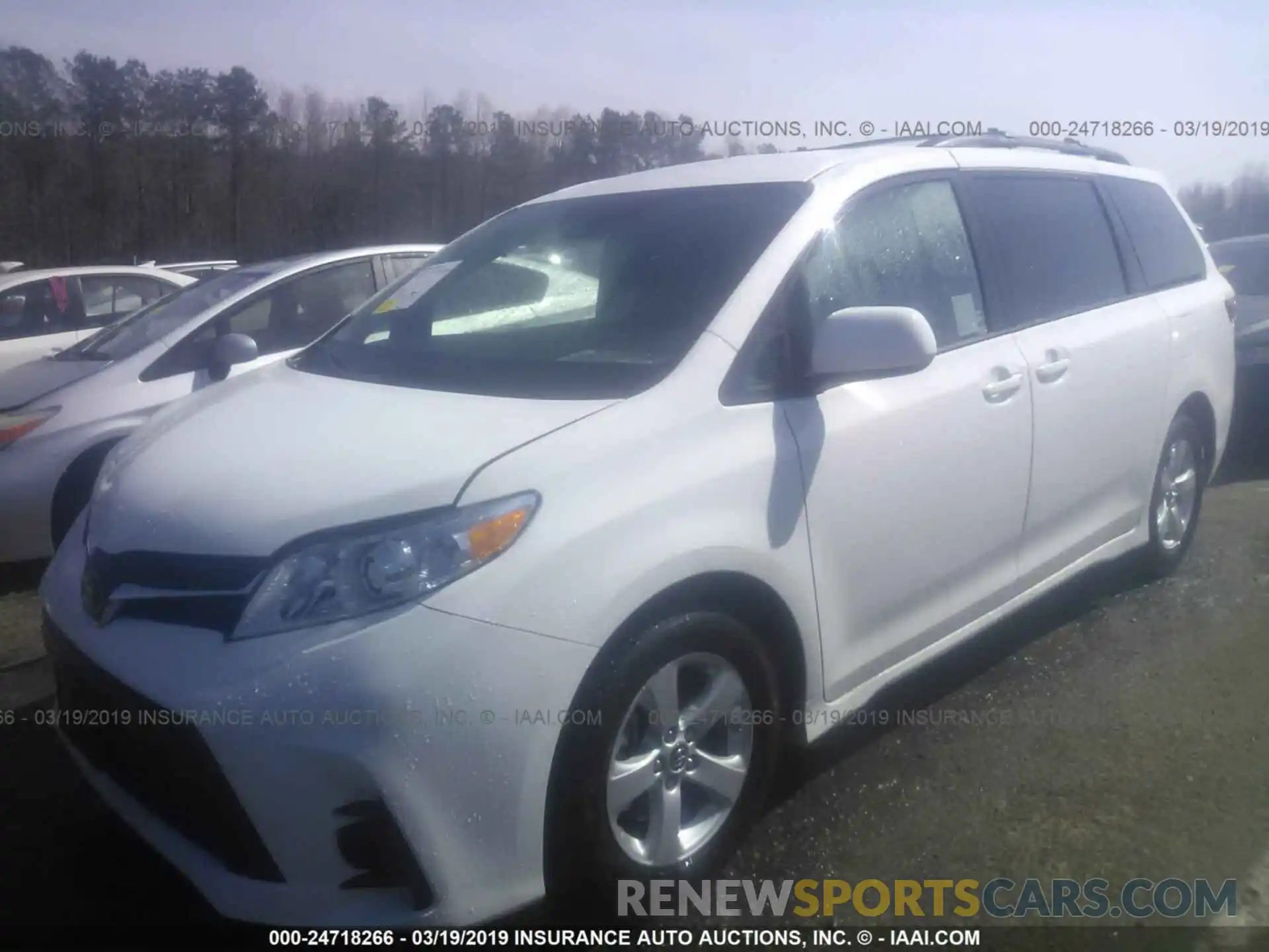 2 Photograph of a damaged car 5TDKZ3DC7KS990133 TOYOTA SIENNA 2019