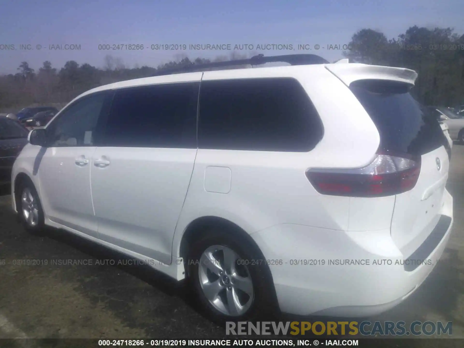 3 Photograph of a damaged car 5TDKZ3DC7KS990133 TOYOTA SIENNA 2019