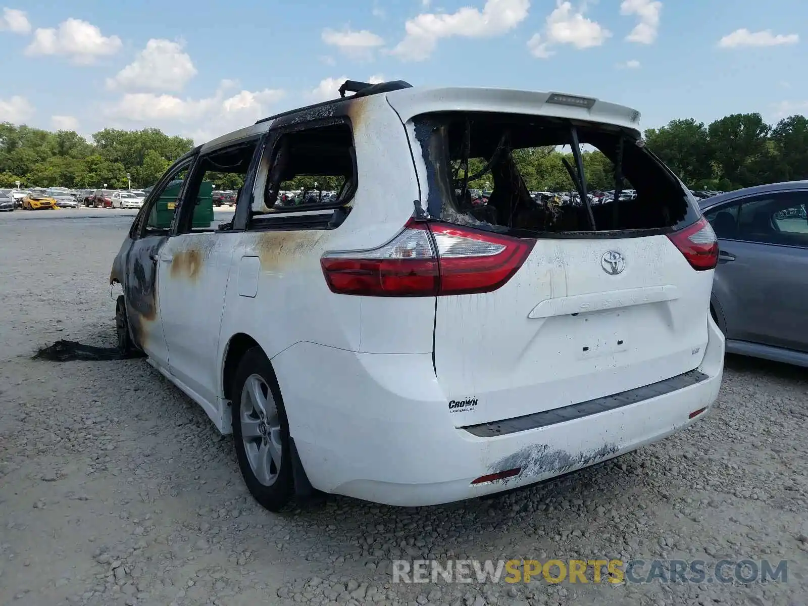 3 Photograph of a damaged car 5TDKZ3DC7KS990455 TOYOTA SIENNA 2019