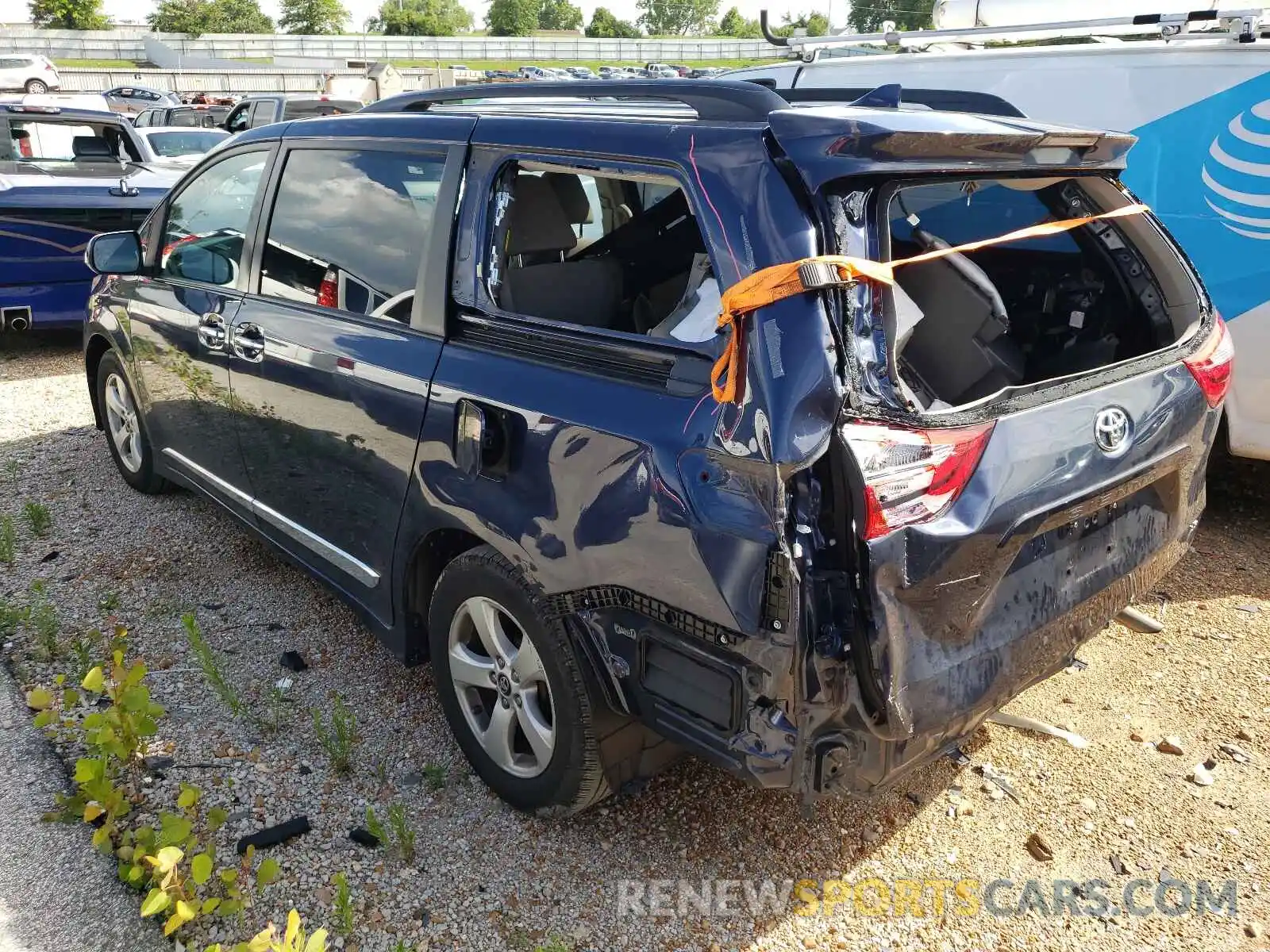 3 Photograph of a damaged car 5TDKZ3DC7KS990858 TOYOTA SIENNA 2019