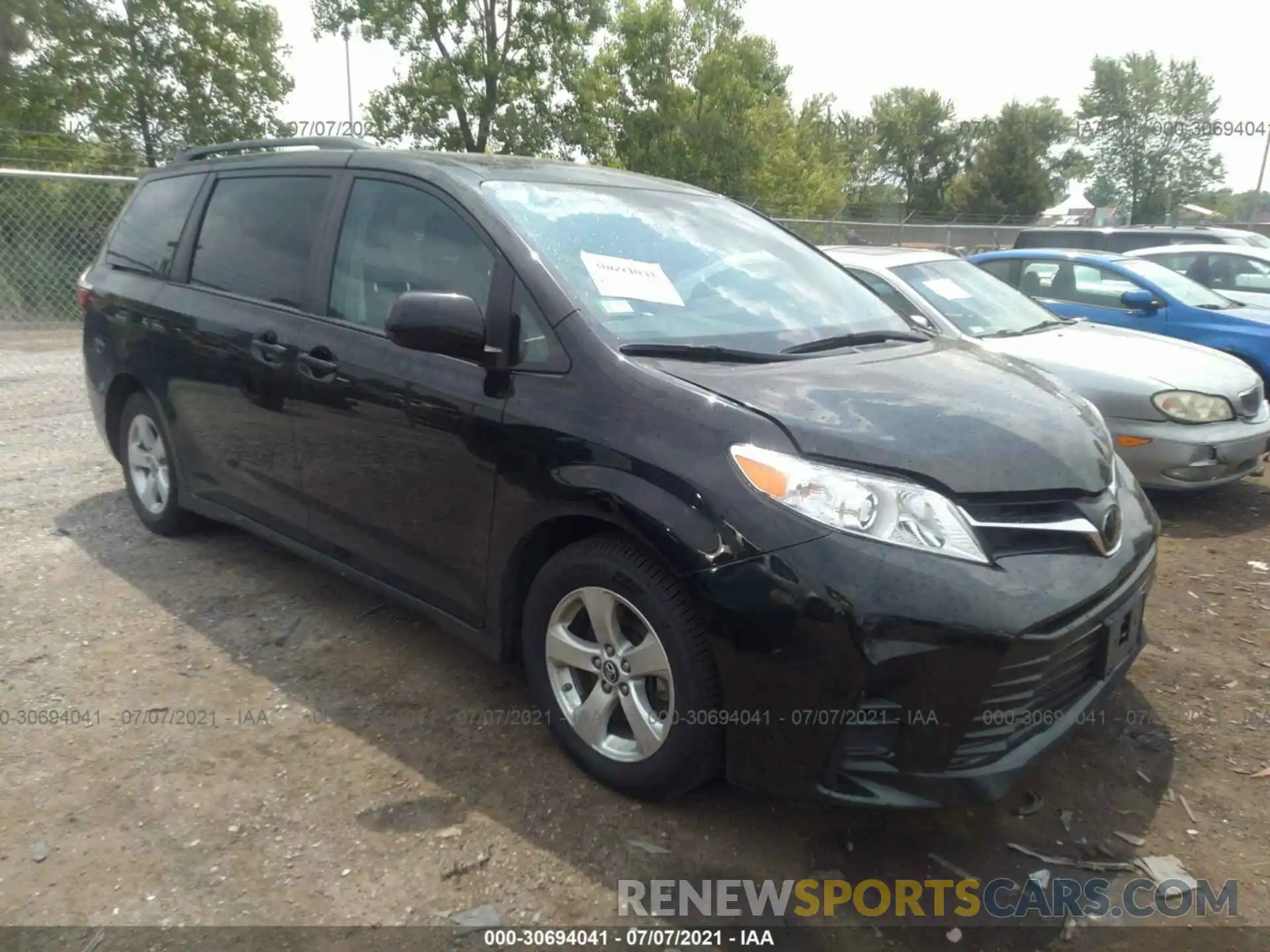 1 Photograph of a damaged car 5TDKZ3DC7KS992593 TOYOTA SIENNA 2019