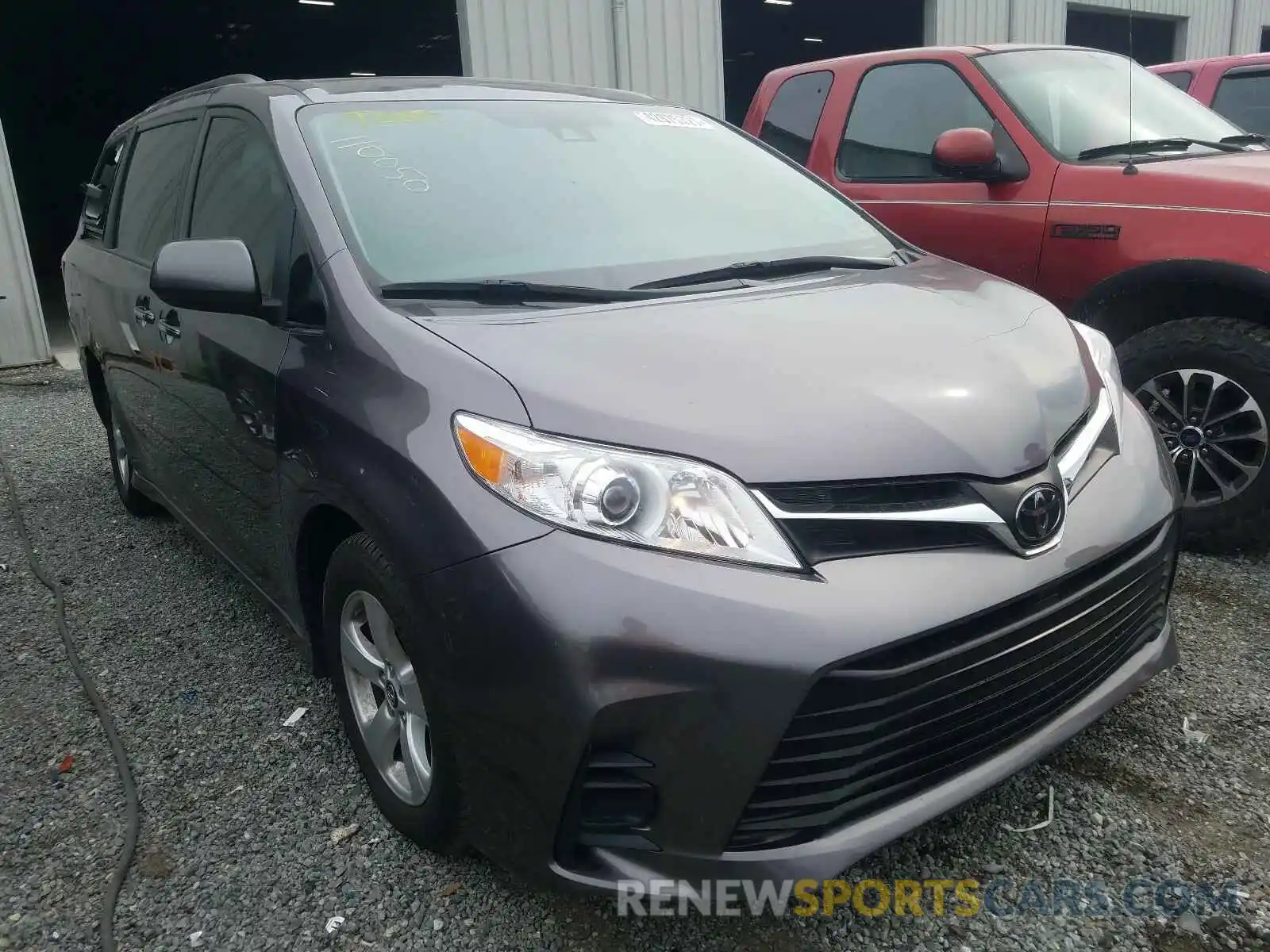 1 Photograph of a damaged car 5TDKZ3DC7KS995851 TOYOTA SIENNA 2019