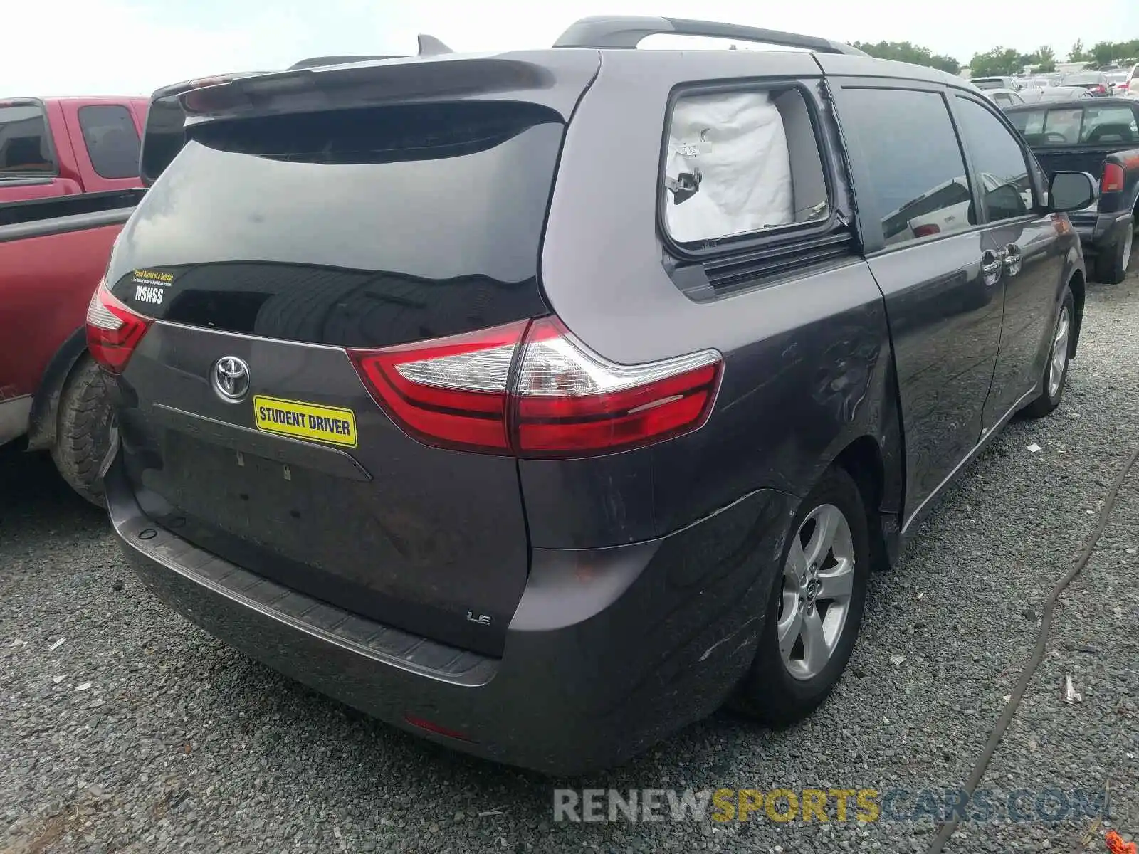 4 Фотография поврежденного автомобиля 5TDKZ3DC7KS995851 TOYOTA SIENNA 2019