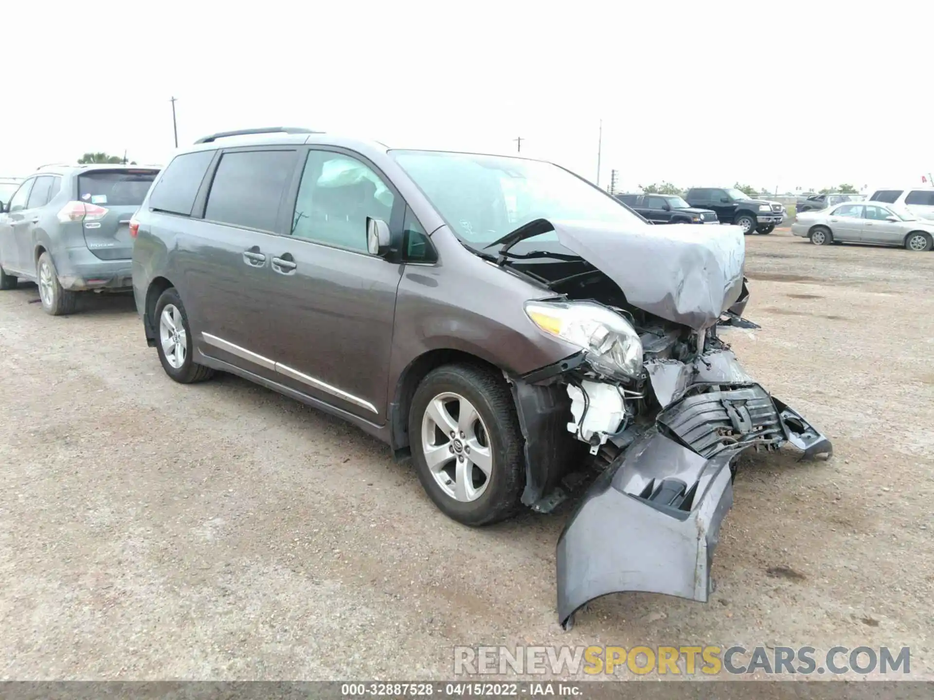 1 Photograph of a damaged car 5TDKZ3DC7KS995929 TOYOTA SIENNA 2019