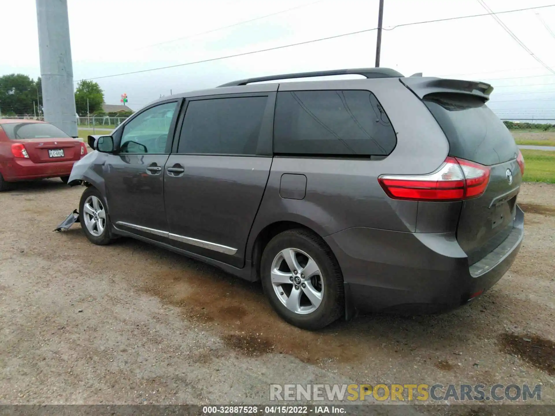 3 Фотография поврежденного автомобиля 5TDKZ3DC7KS995929 TOYOTA SIENNA 2019