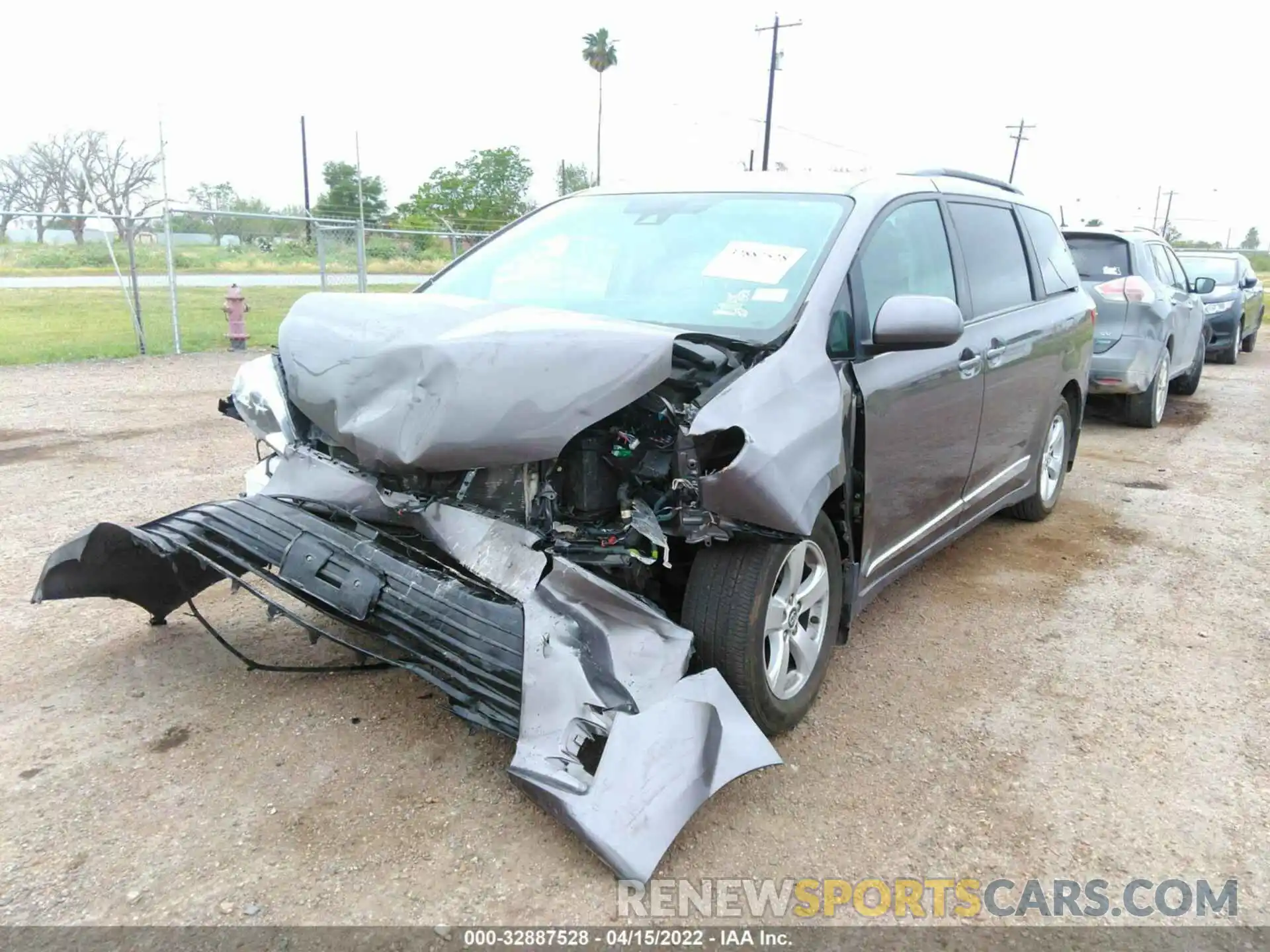 6 Photograph of a damaged car 5TDKZ3DC7KS995929 TOYOTA SIENNA 2019