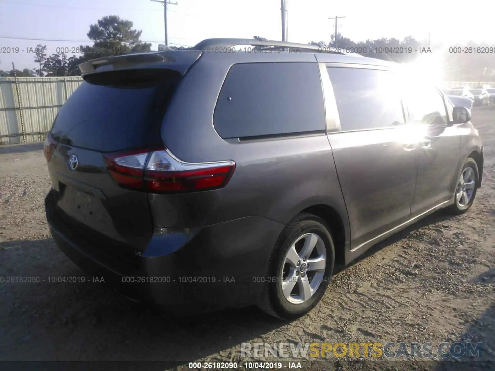 4 Фотография поврежденного автомобиля 5TDKZ3DC7KS996482 TOYOTA SIENNA 2019