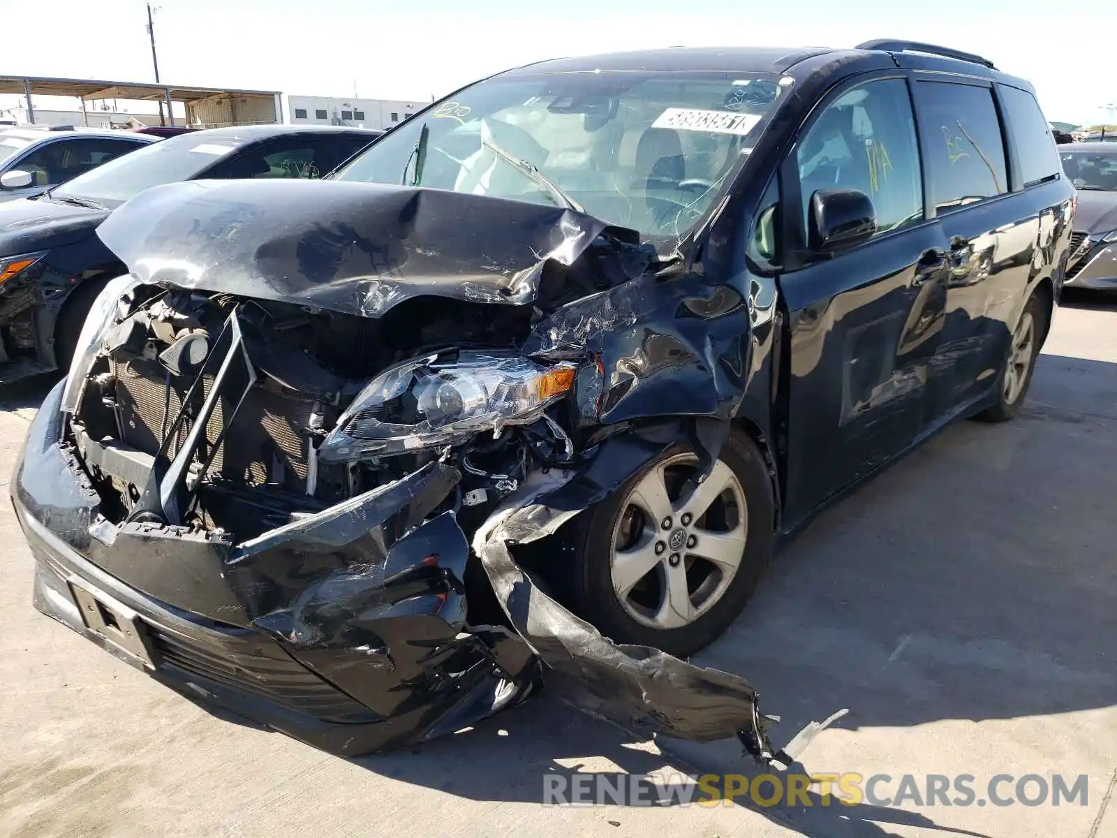 2 Photograph of a damaged car 5TDKZ3DC7KS997549 TOYOTA SIENNA 2019