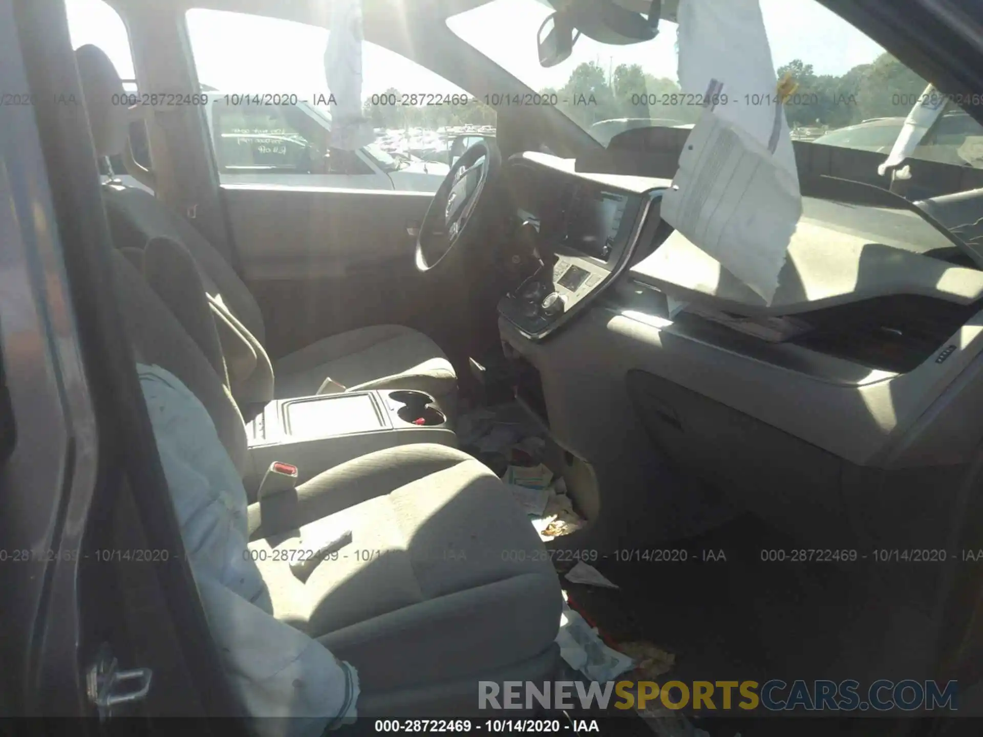 5 Photograph of a damaged car 5TDKZ3DC7KS999088 TOYOTA SIENNA 2019