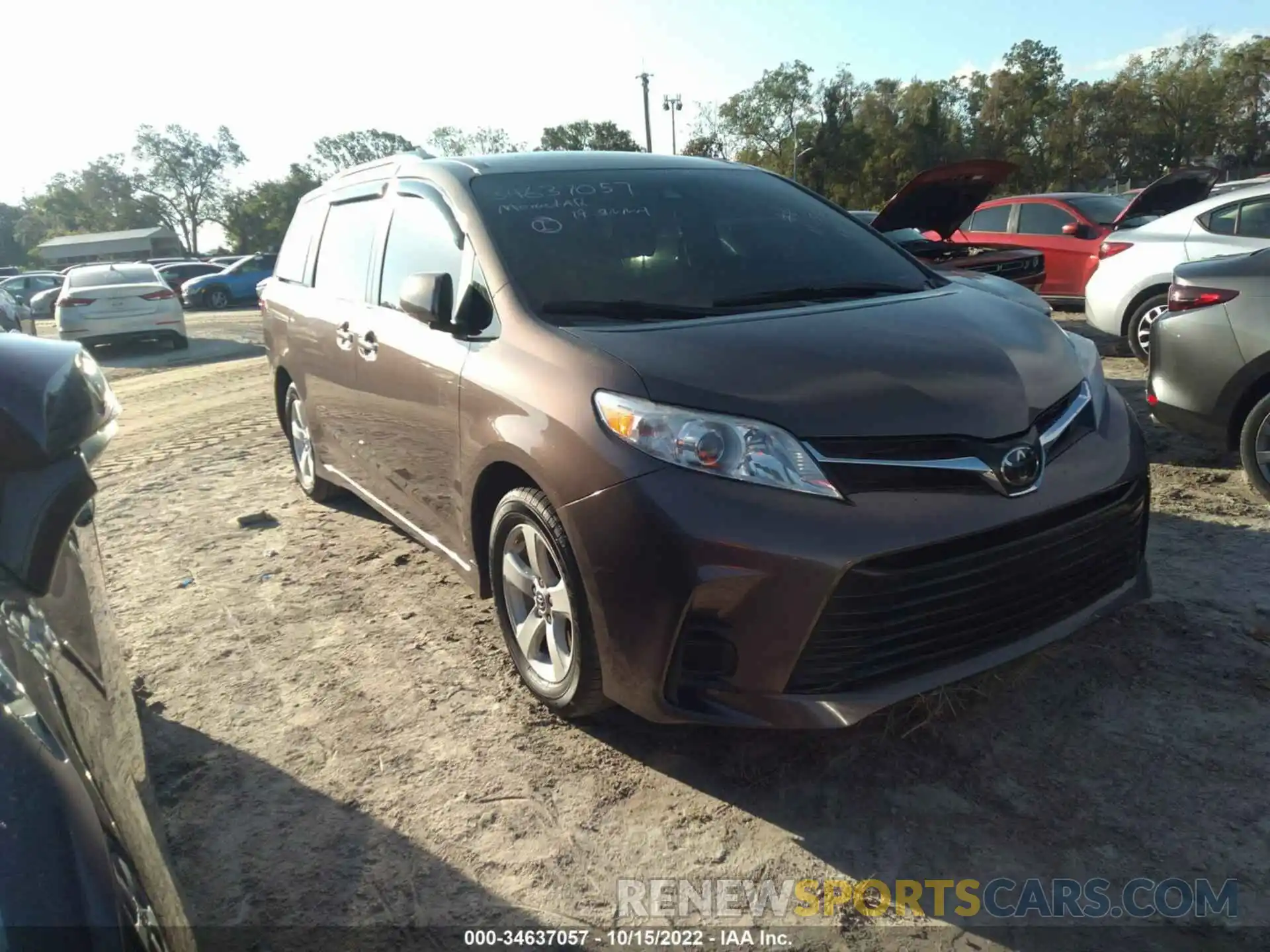 1 Photograph of a damaged car 5TDKZ3DC7KS999494 TOYOTA SIENNA 2019