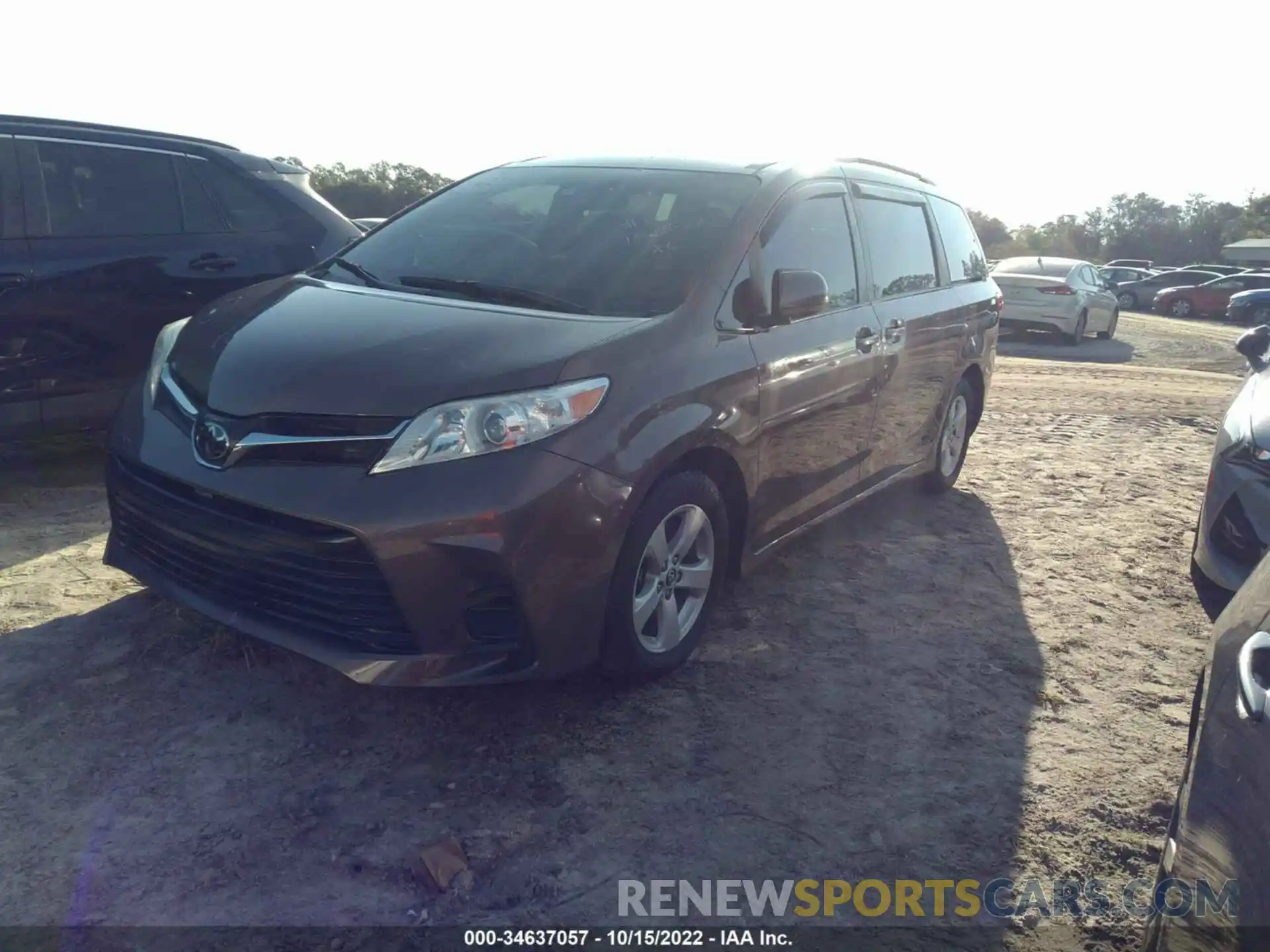 2 Photograph of a damaged car 5TDKZ3DC7KS999494 TOYOTA SIENNA 2019