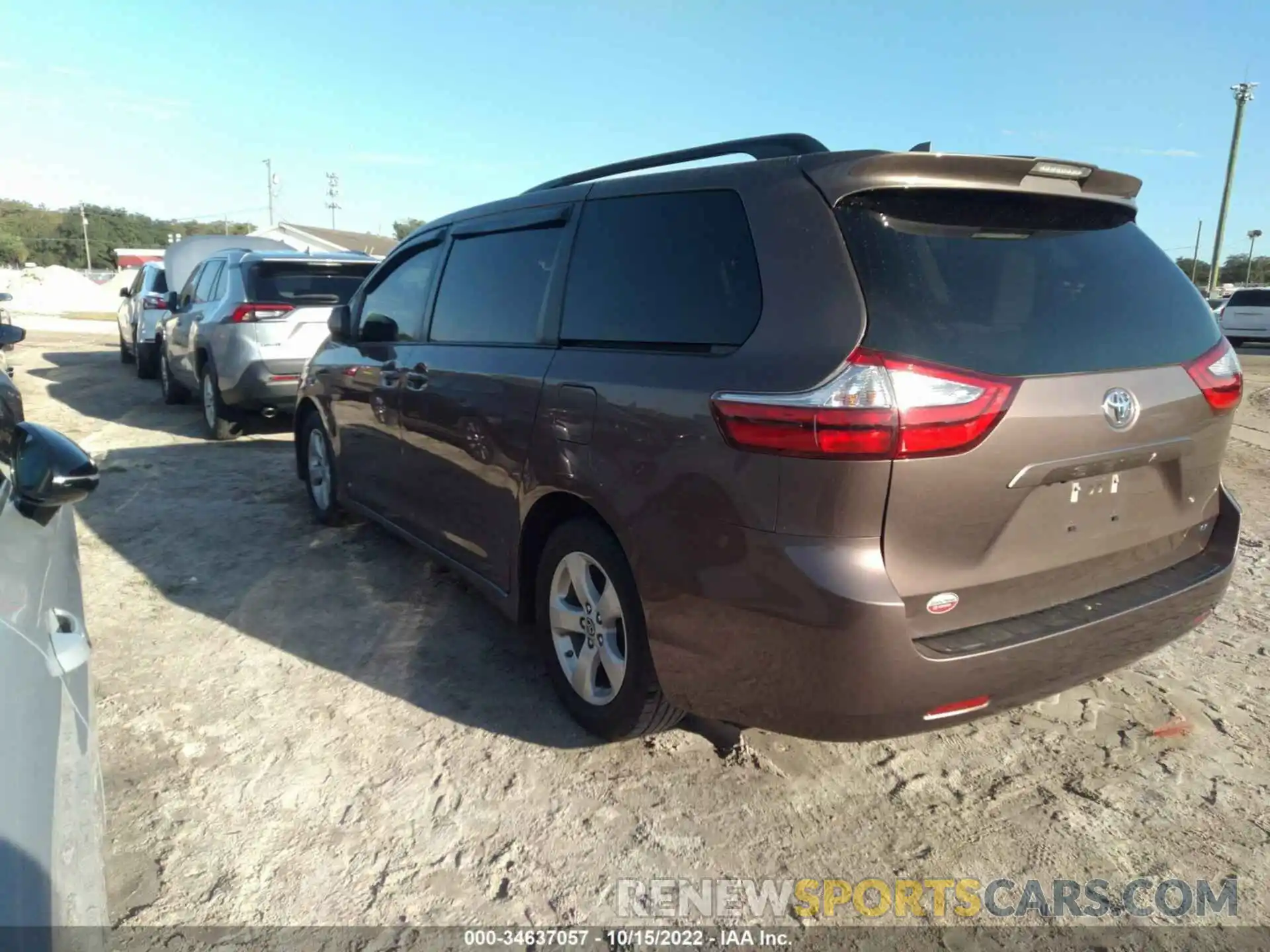 3 Photograph of a damaged car 5TDKZ3DC7KS999494 TOYOTA SIENNA 2019