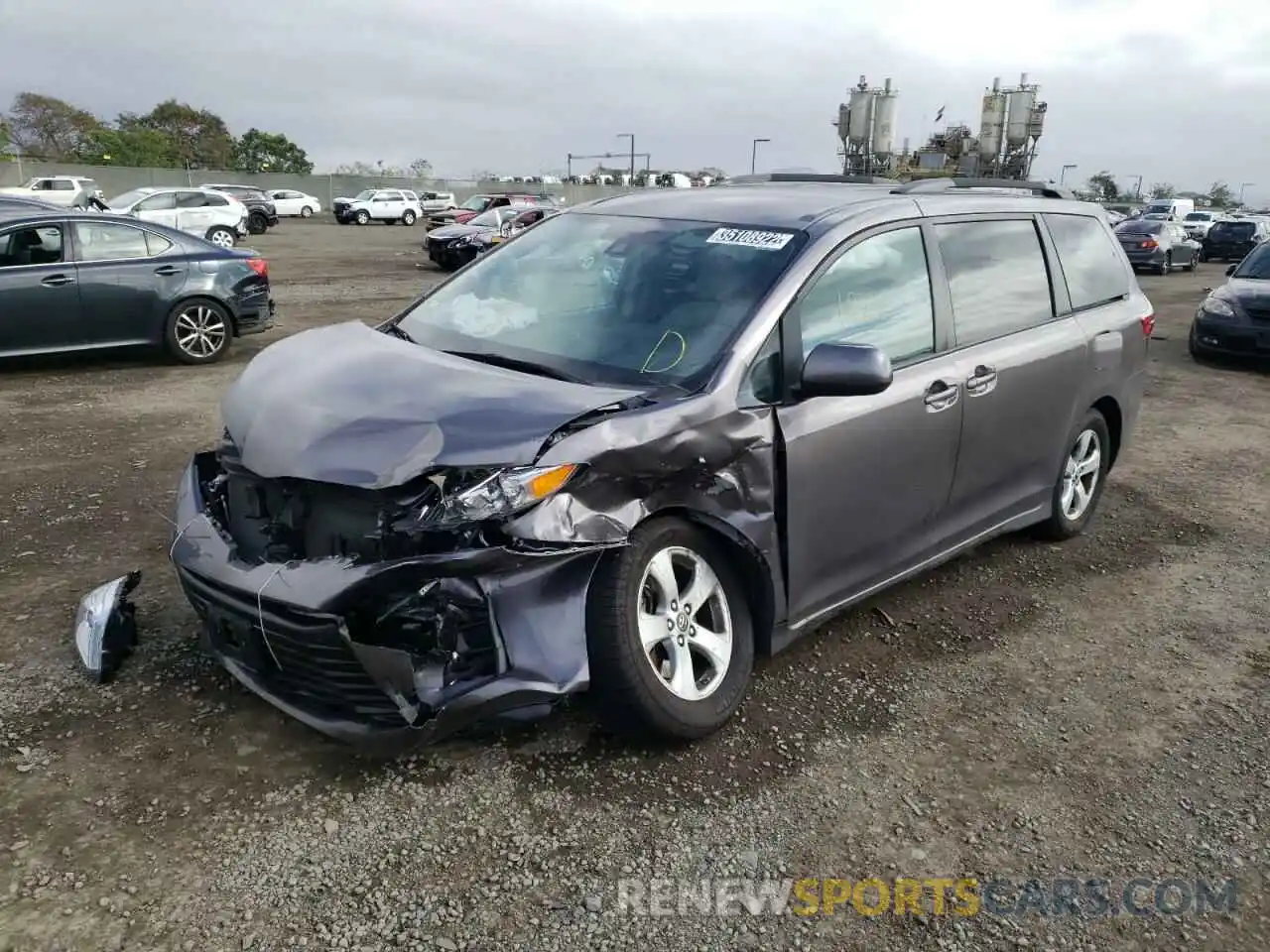 2 Photograph of a damaged car 5TDKZ3DC8KS003040 TOYOTA SIENNA 2019