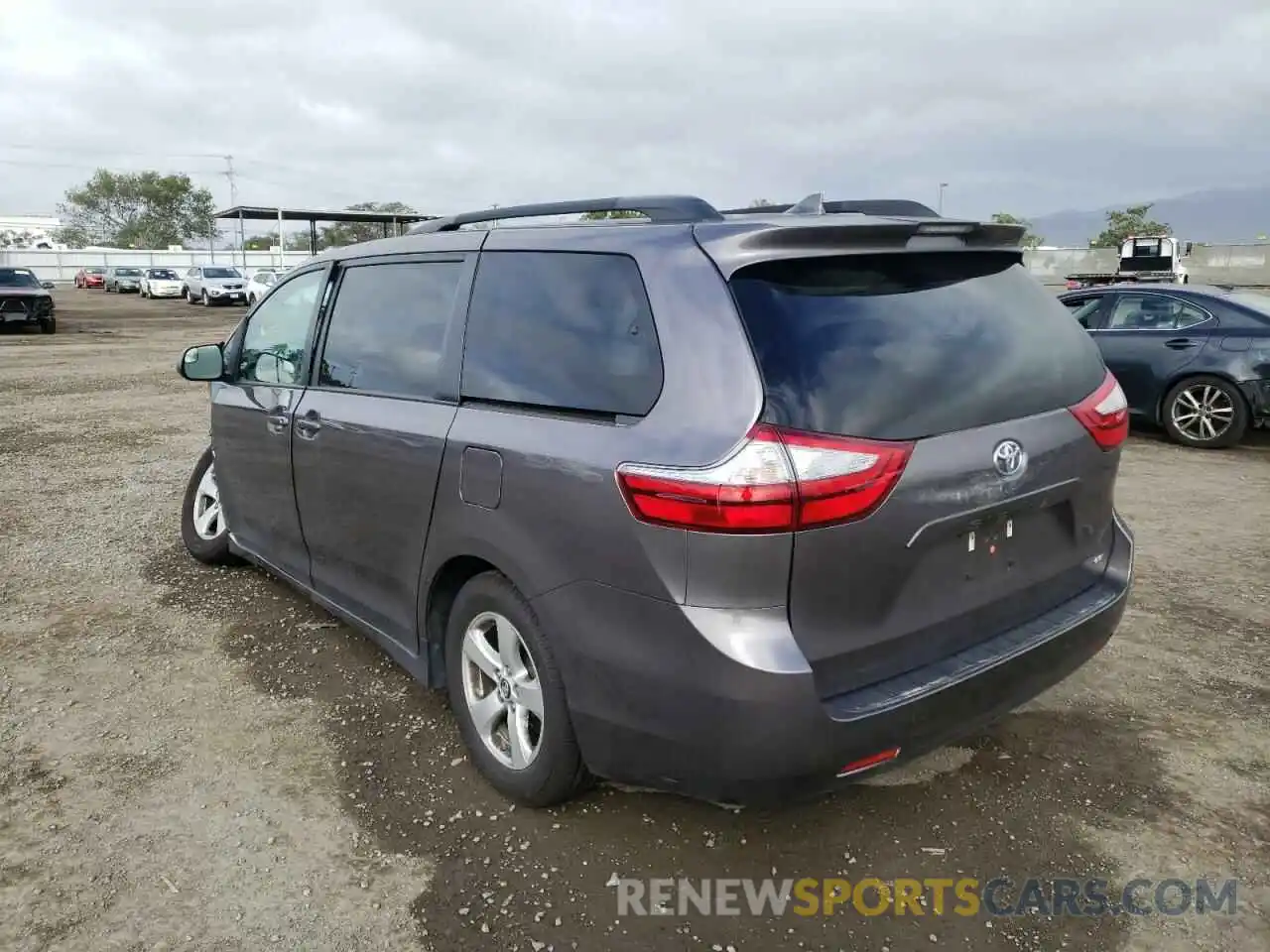 3 Фотография поврежденного автомобиля 5TDKZ3DC8KS003040 TOYOTA SIENNA 2019