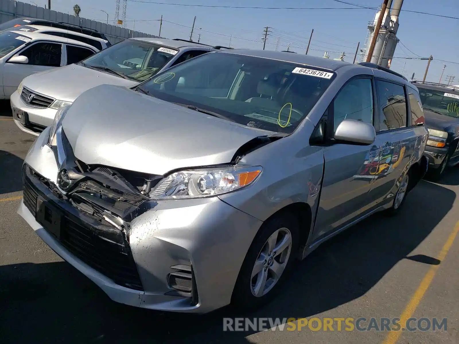 2 Photograph of a damaged car 5TDKZ3DC8KS003636 TOYOTA SIENNA 2019