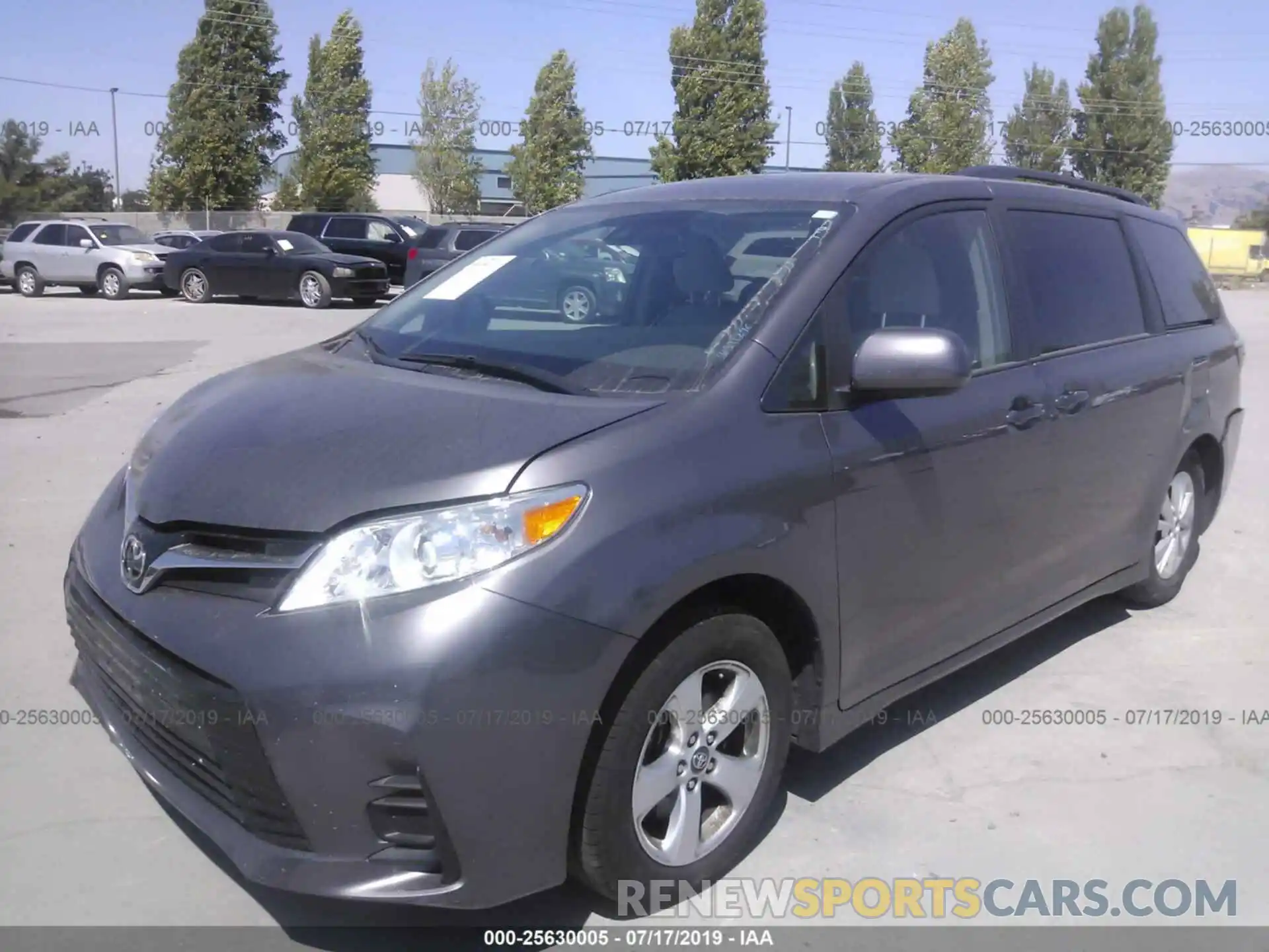 2 Photograph of a damaged car 5TDKZ3DC8KS003670 TOYOTA SIENNA 2019