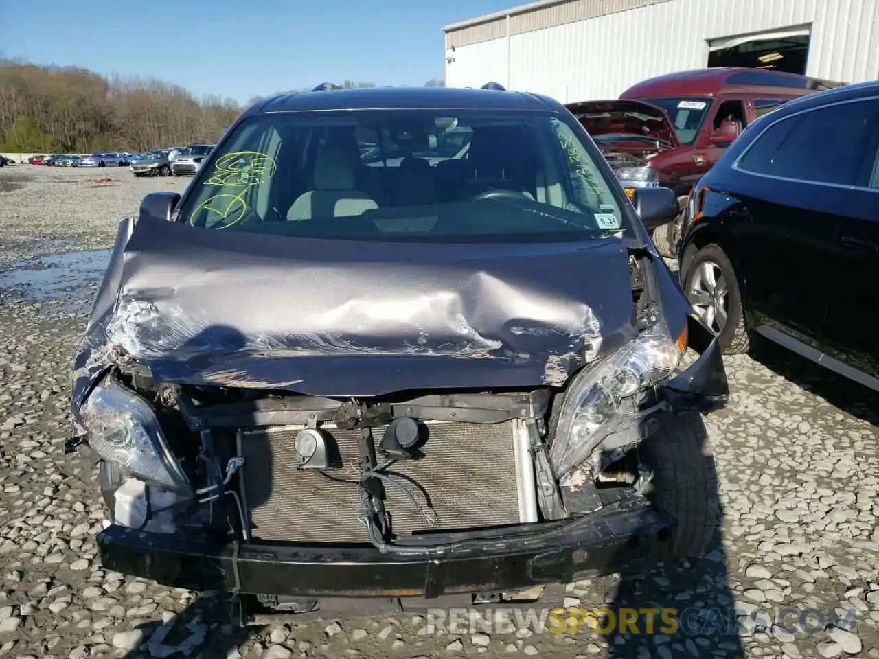 7 Photograph of a damaged car 5TDKZ3DC8KS010179 TOYOTA SIENNA 2019