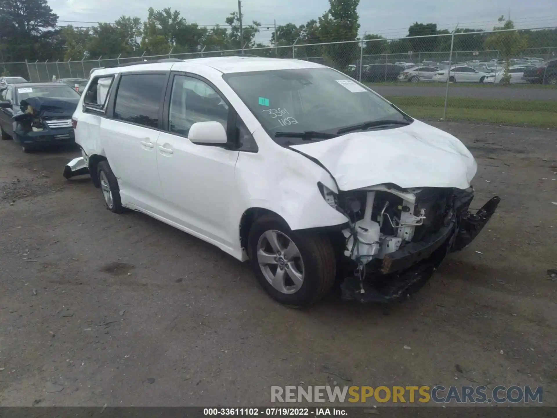 1 Photograph of a damaged car 5TDKZ3DC8KS017357 TOYOTA SIENNA 2019