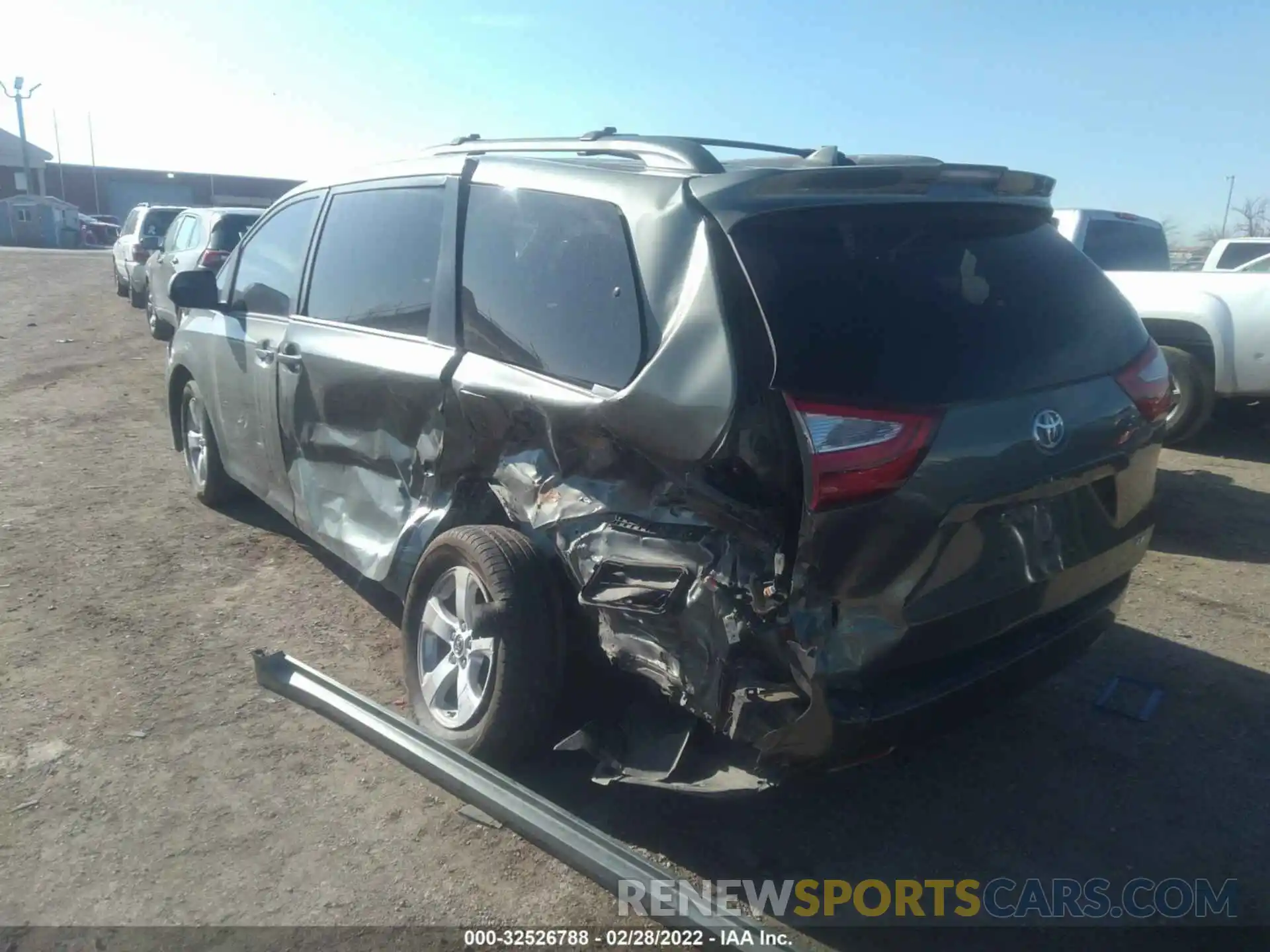 3 Photograph of a damaged car 5TDKZ3DC8KS017942 TOYOTA SIENNA 2019