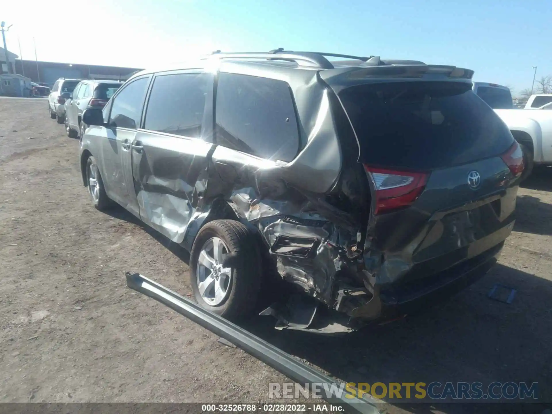 6 Photograph of a damaged car 5TDKZ3DC8KS017942 TOYOTA SIENNA 2019