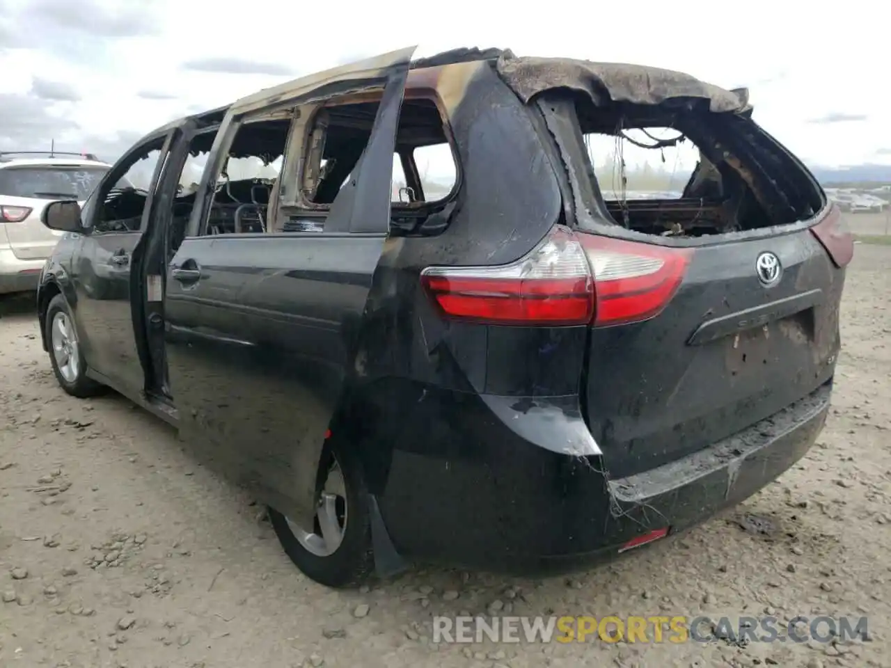 3 Photograph of a damaged car 5TDKZ3DC8KS019948 TOYOTA SIENNA 2019