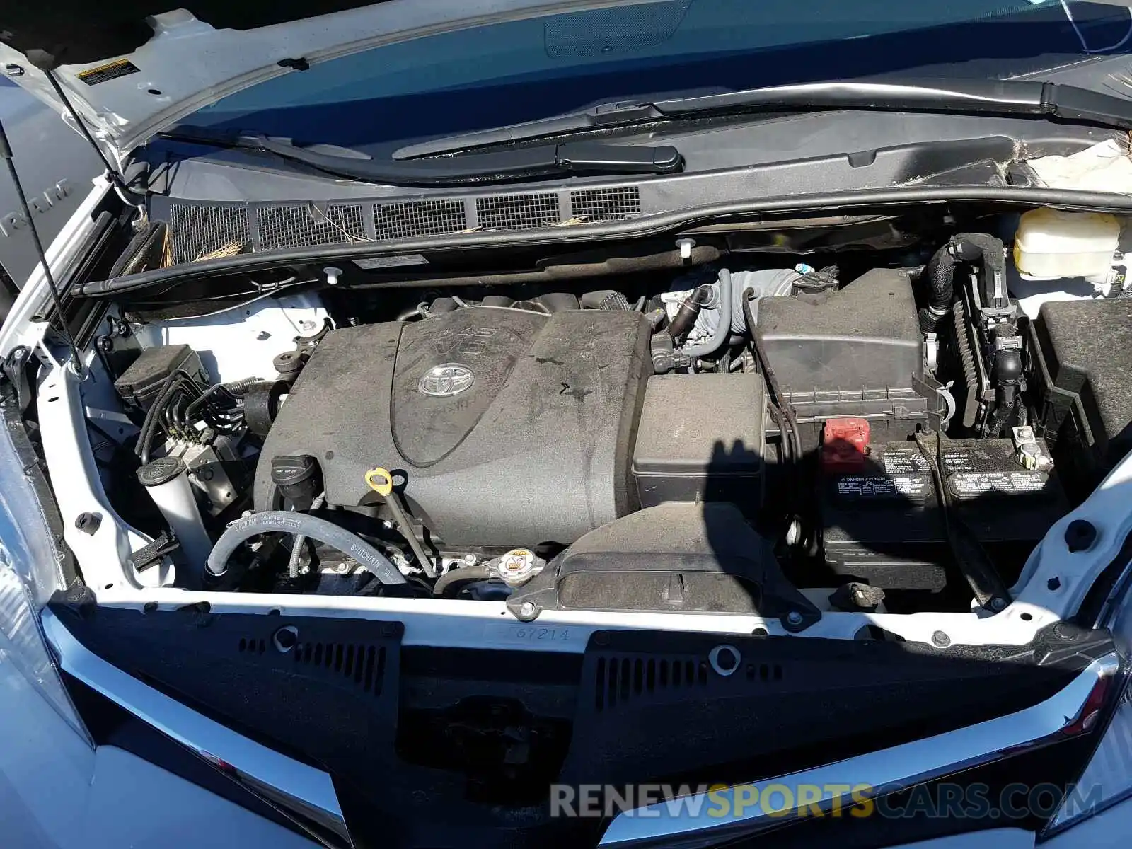 7 Photograph of a damaged car 5TDKZ3DC8KS966777 TOYOTA SIENNA 2019