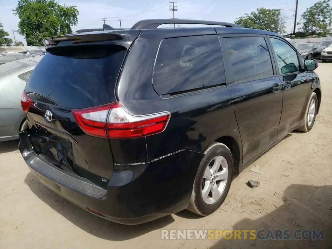 4 Photograph of a damaged car 5TDKZ3DC8KS968707 TOYOTA SIENNA 2019