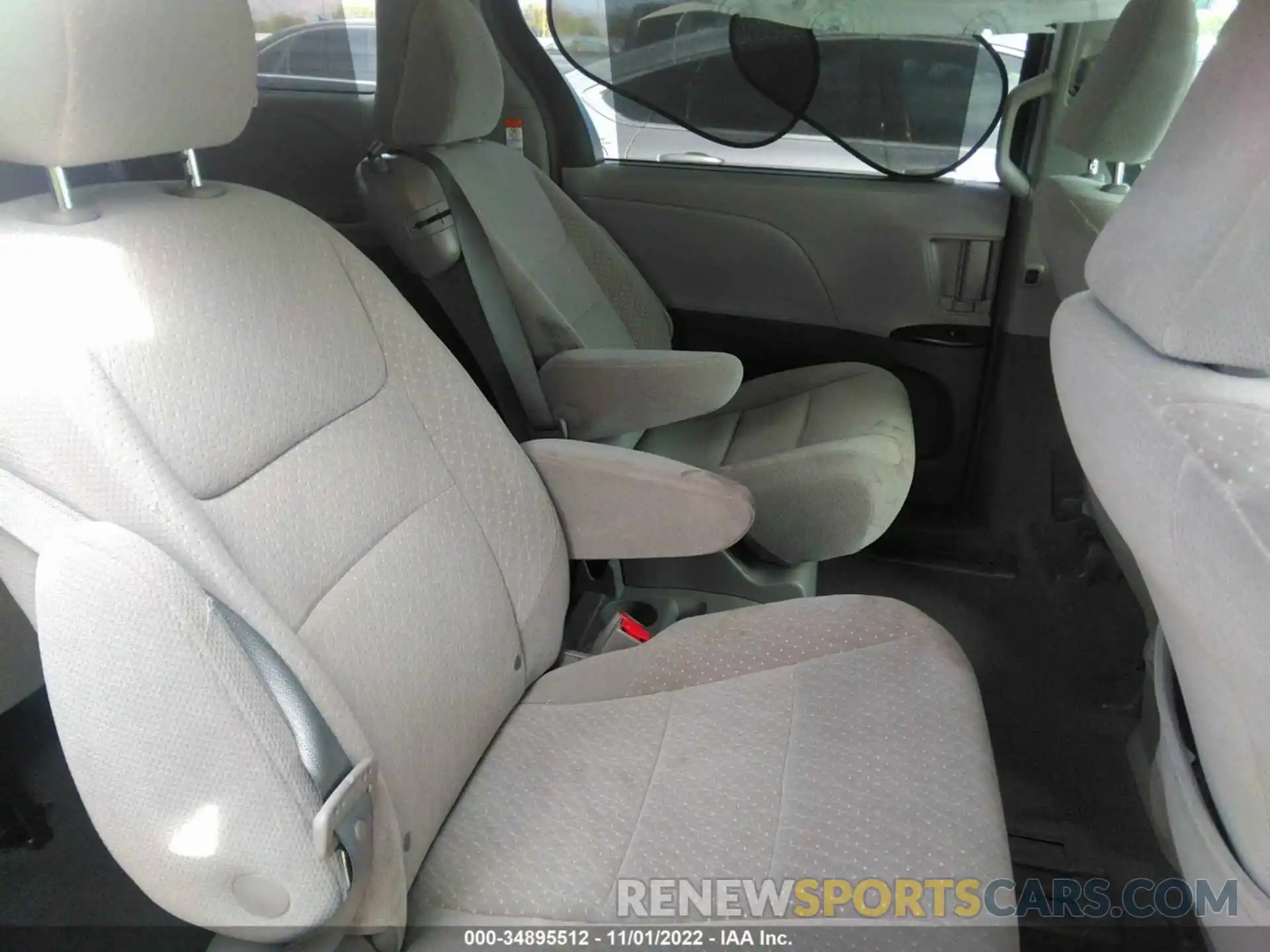 8 Фотография поврежденного автомобиля 5TDKZ3DC8KS969677 TOYOTA SIENNA 2019