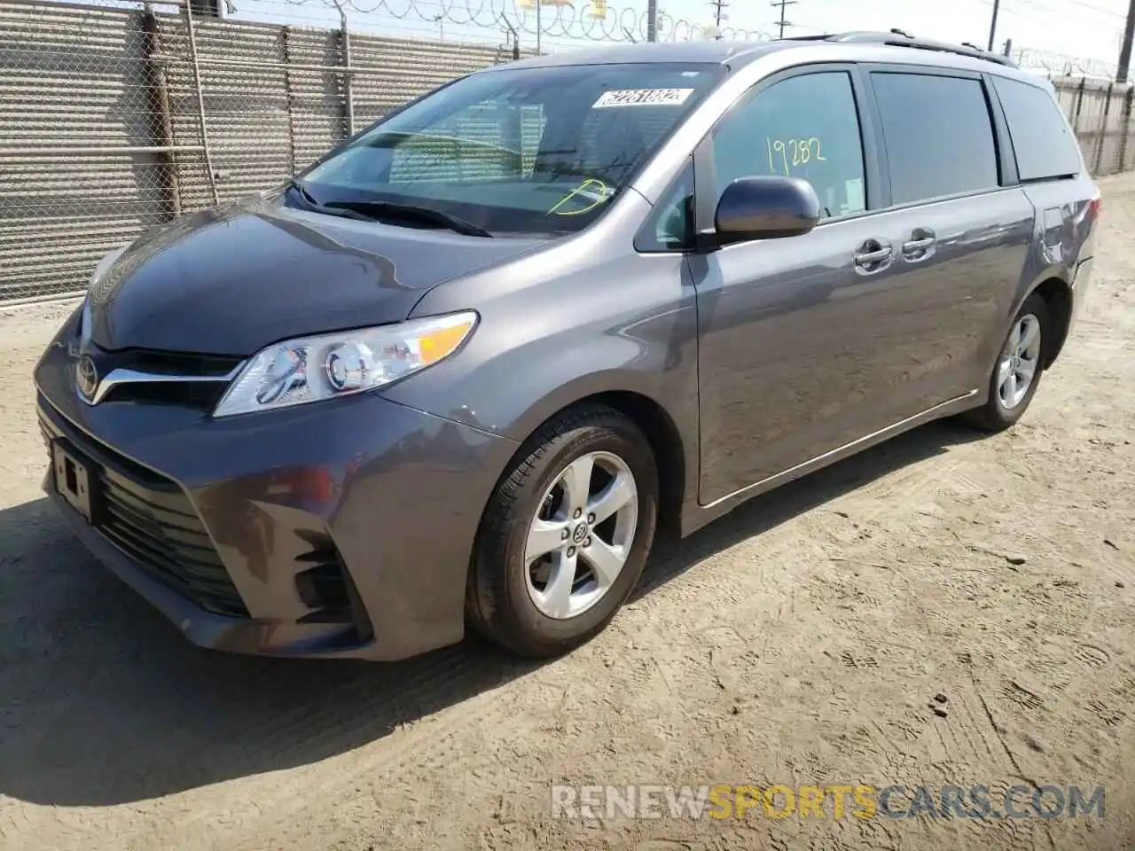 2 Photograph of a damaged car 5TDKZ3DC8KS972272 TOYOTA SIENNA 2019