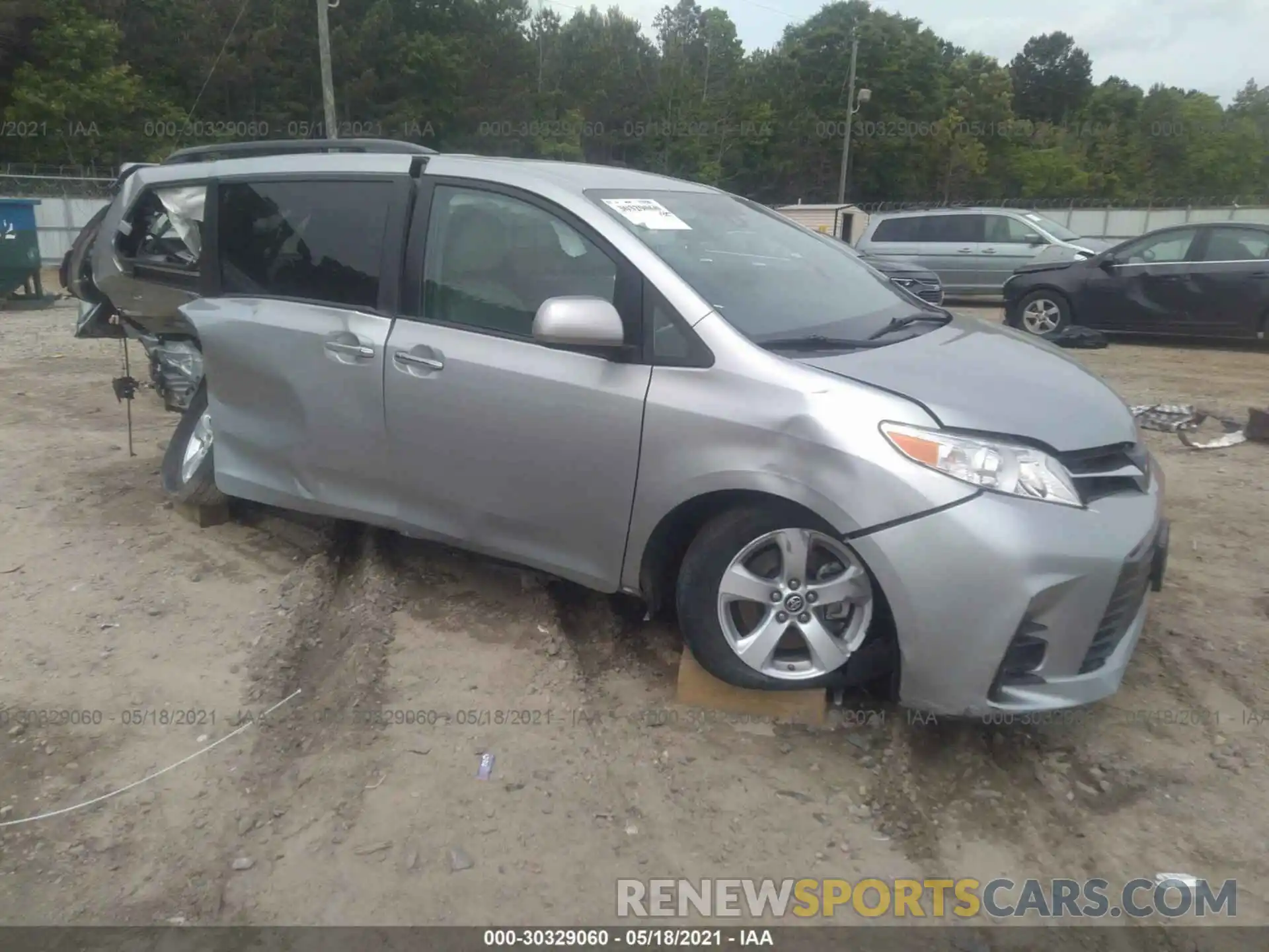 1 Photograph of a damaged car 5TDKZ3DC8KS976371 TOYOTA SIENNA 2019