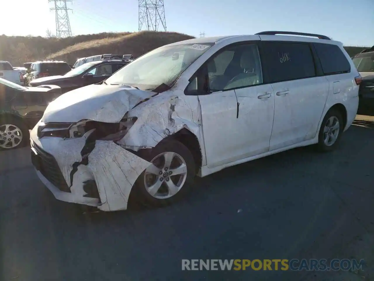 2 Photograph of a damaged car 5TDKZ3DC8KS980825 TOYOTA SIENNA 2019