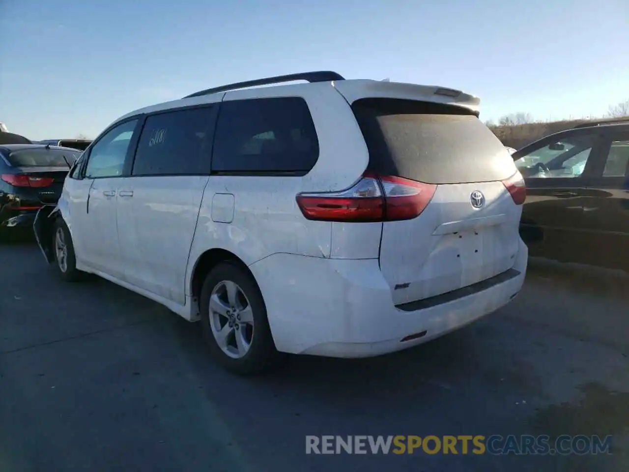 3 Photograph of a damaged car 5TDKZ3DC8KS980825 TOYOTA SIENNA 2019