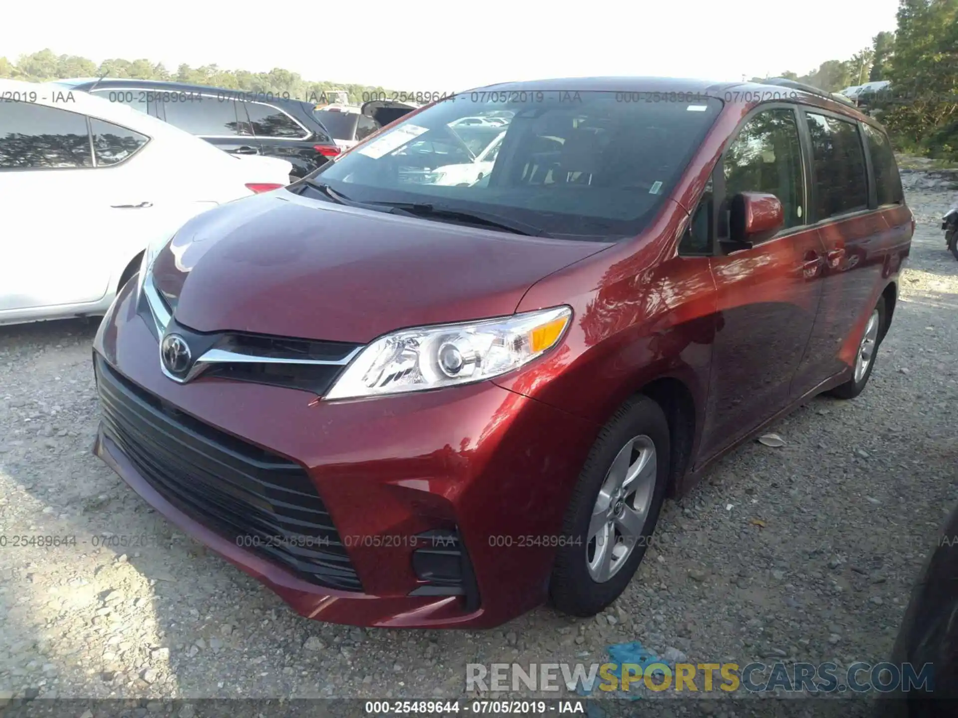 2 Photograph of a damaged car 5TDKZ3DC8KS985555 TOYOTA SIENNA 2019