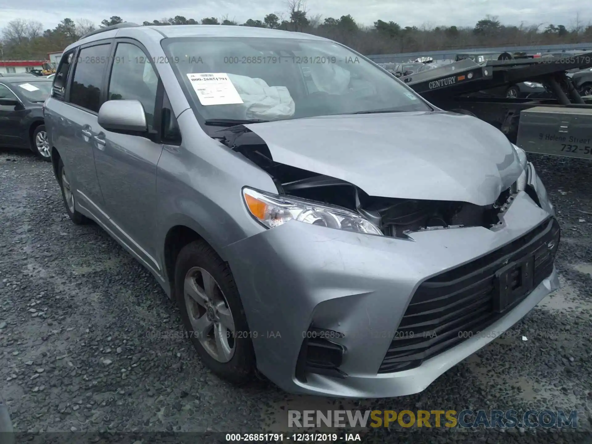 1 Photograph of a damaged car 5TDKZ3DC8KS985958 TOYOTA SIENNA 2019