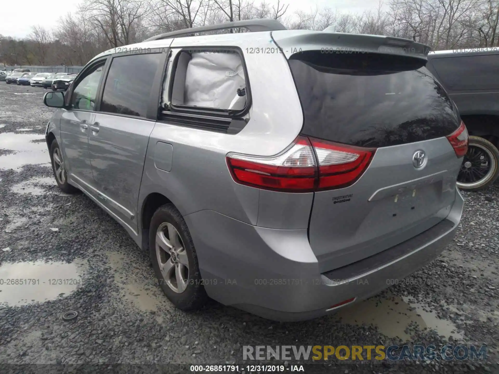 3 Фотография поврежденного автомобиля 5TDKZ3DC8KS985958 TOYOTA SIENNA 2019