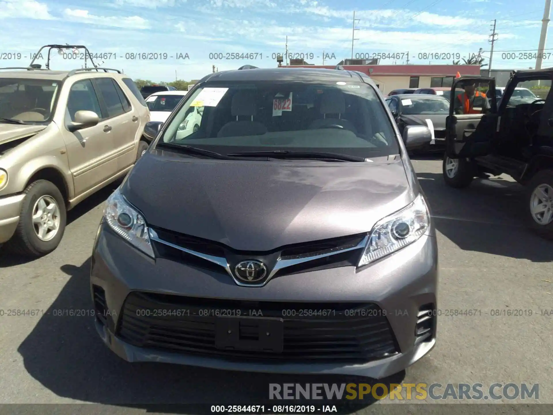 6 Photograph of a damaged car 5TDKZ3DC8KS986060 TOYOTA SIENNA 2019