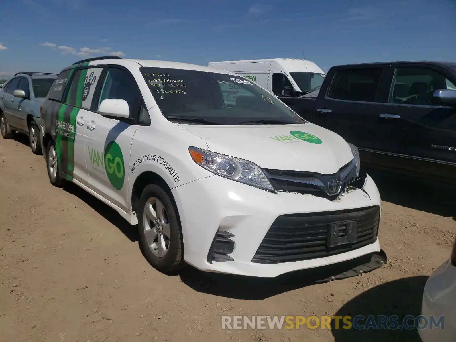 1 Photograph of a damaged car 5TDKZ3DC8KS994031 TOYOTA SIENNA 2019