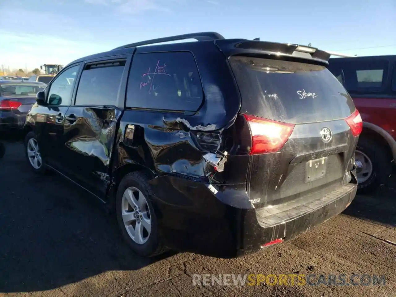 3 Photograph of a damaged car 5TDKZ3DC9KS003774 TOYOTA SIENNA 2019