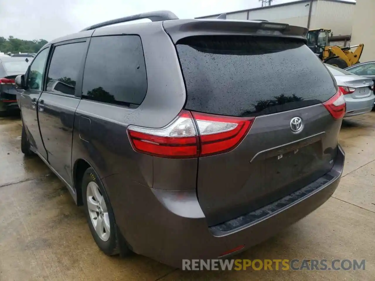 3 Photograph of a damaged car 5TDKZ3DC9KS004522 TOYOTA SIENNA 2019