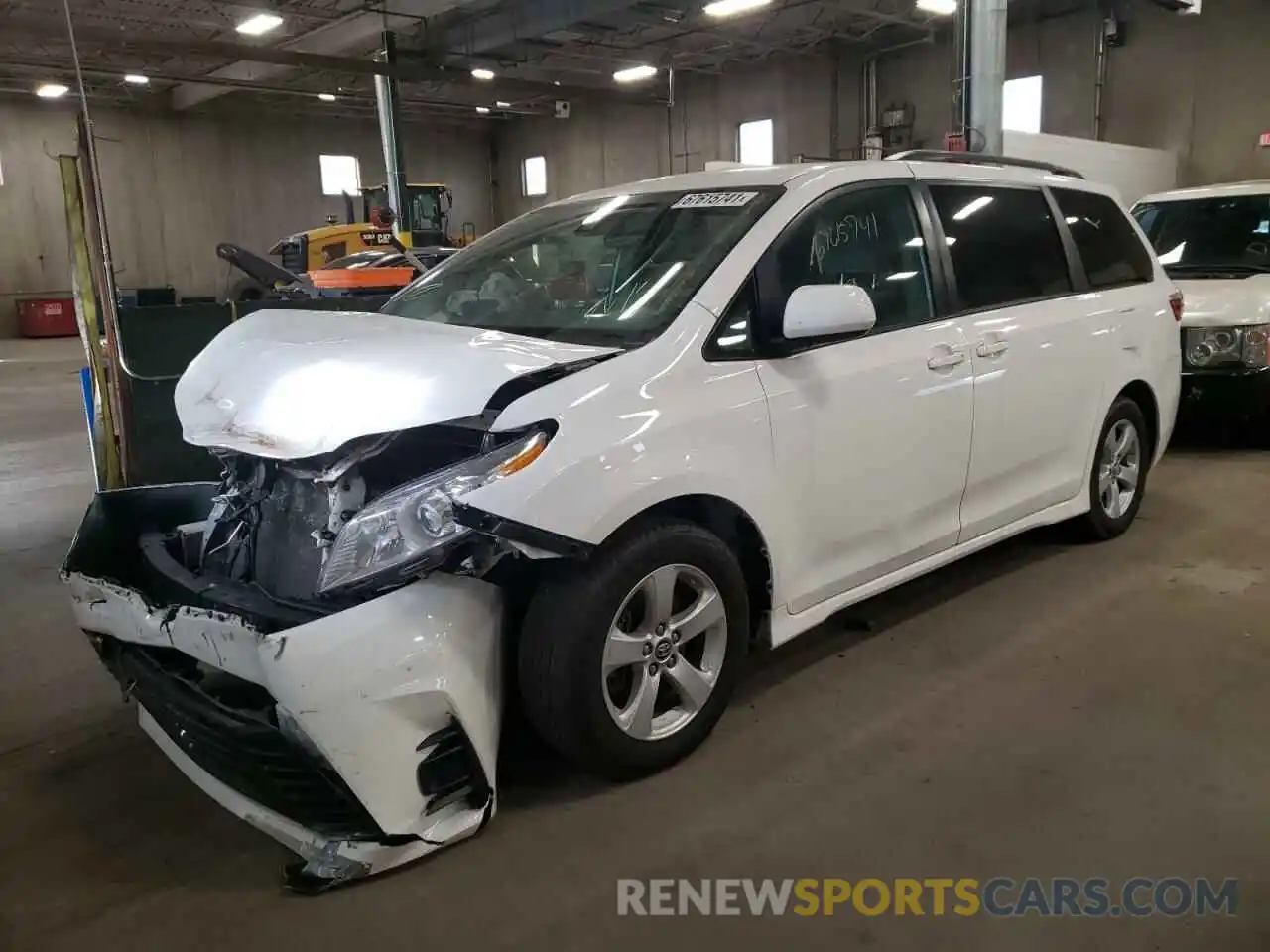 2 Photograph of a damaged car 5TDKZ3DC9KS005427 TOYOTA SIENNA 2019