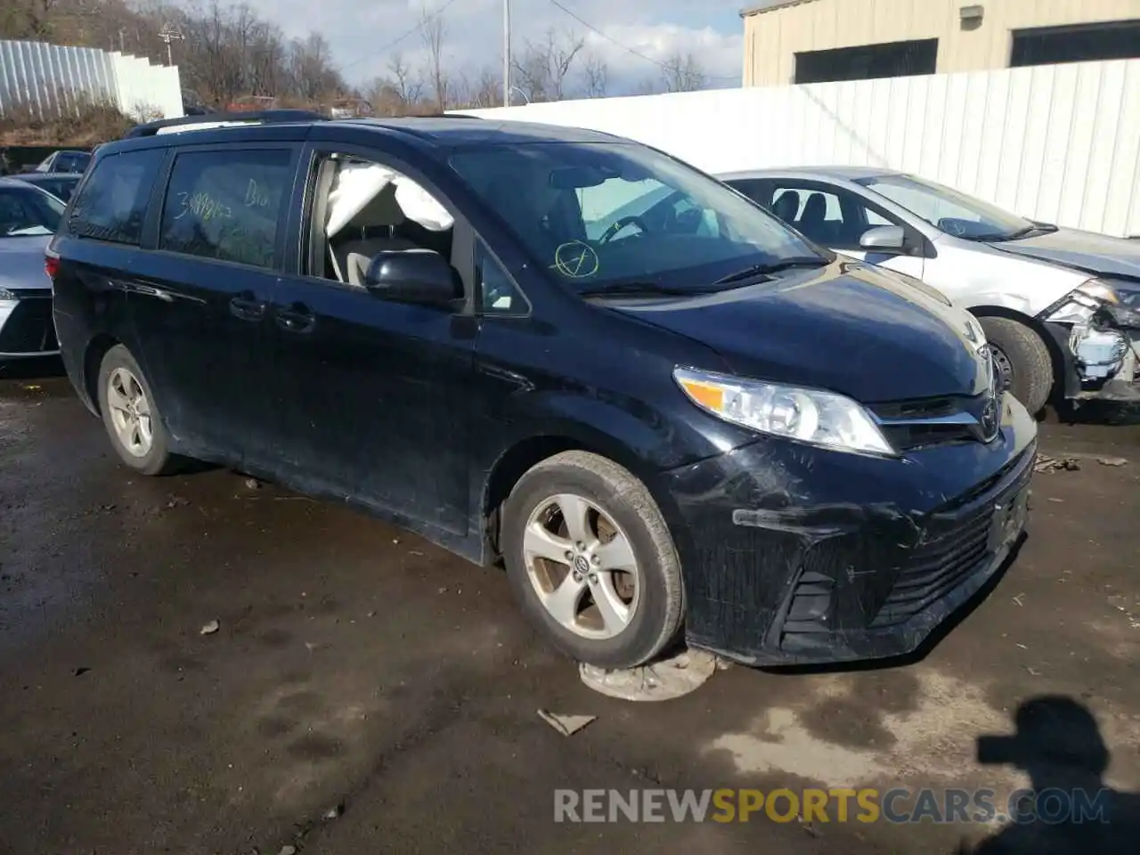 1 Фотография поврежденного автомобиля 5TDKZ3DC9KS008103 TOYOTA SIENNA 2019