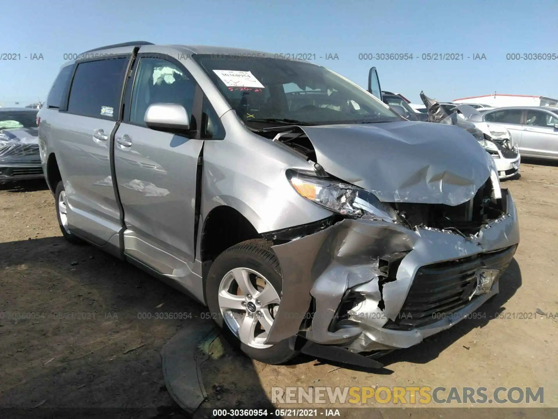 1 Photograph of a damaged car 5TDKZ3DC9KS010854 TOYOTA SIENNA 2019