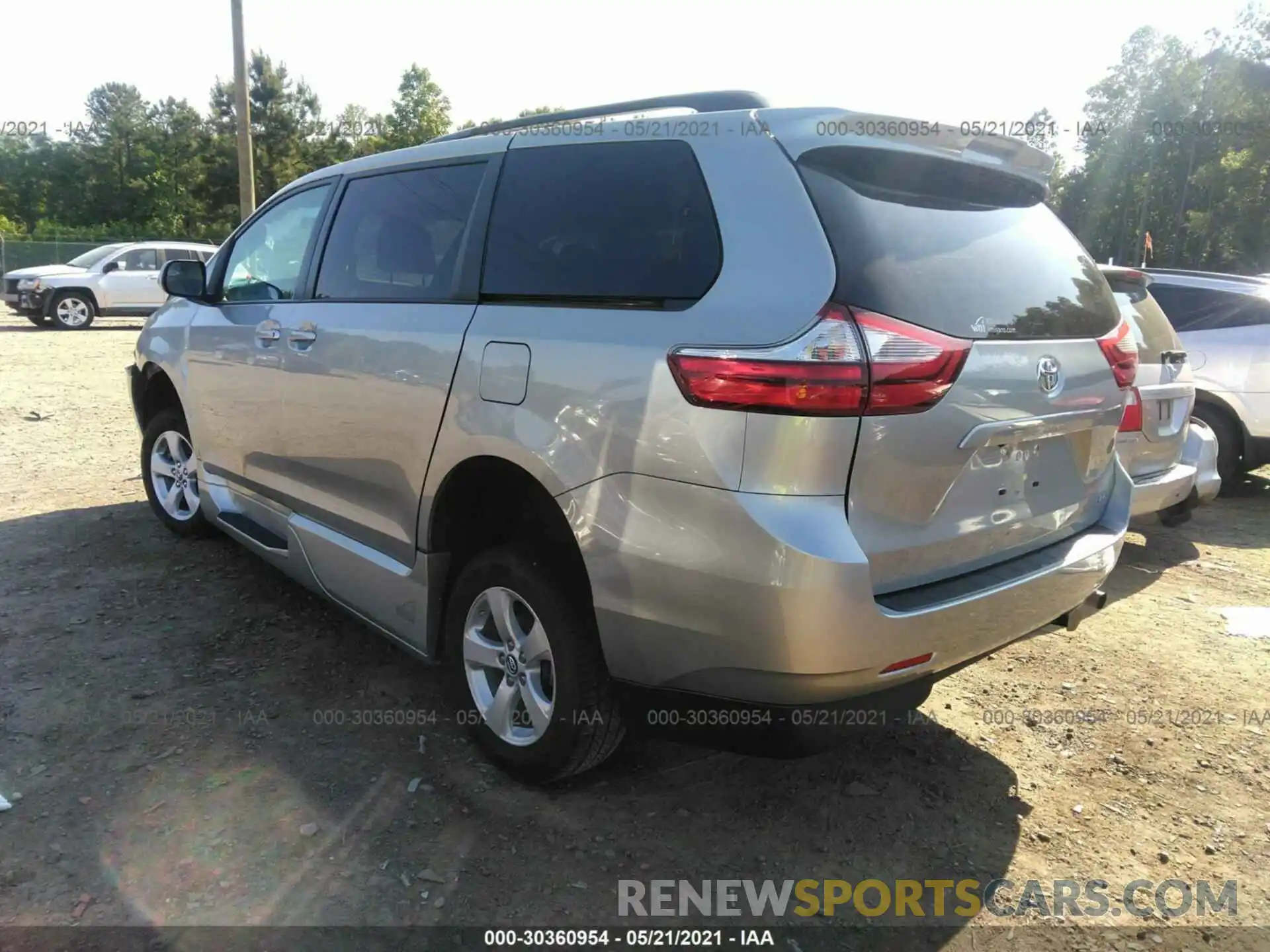 3 Photograph of a damaged car 5TDKZ3DC9KS010854 TOYOTA SIENNA 2019