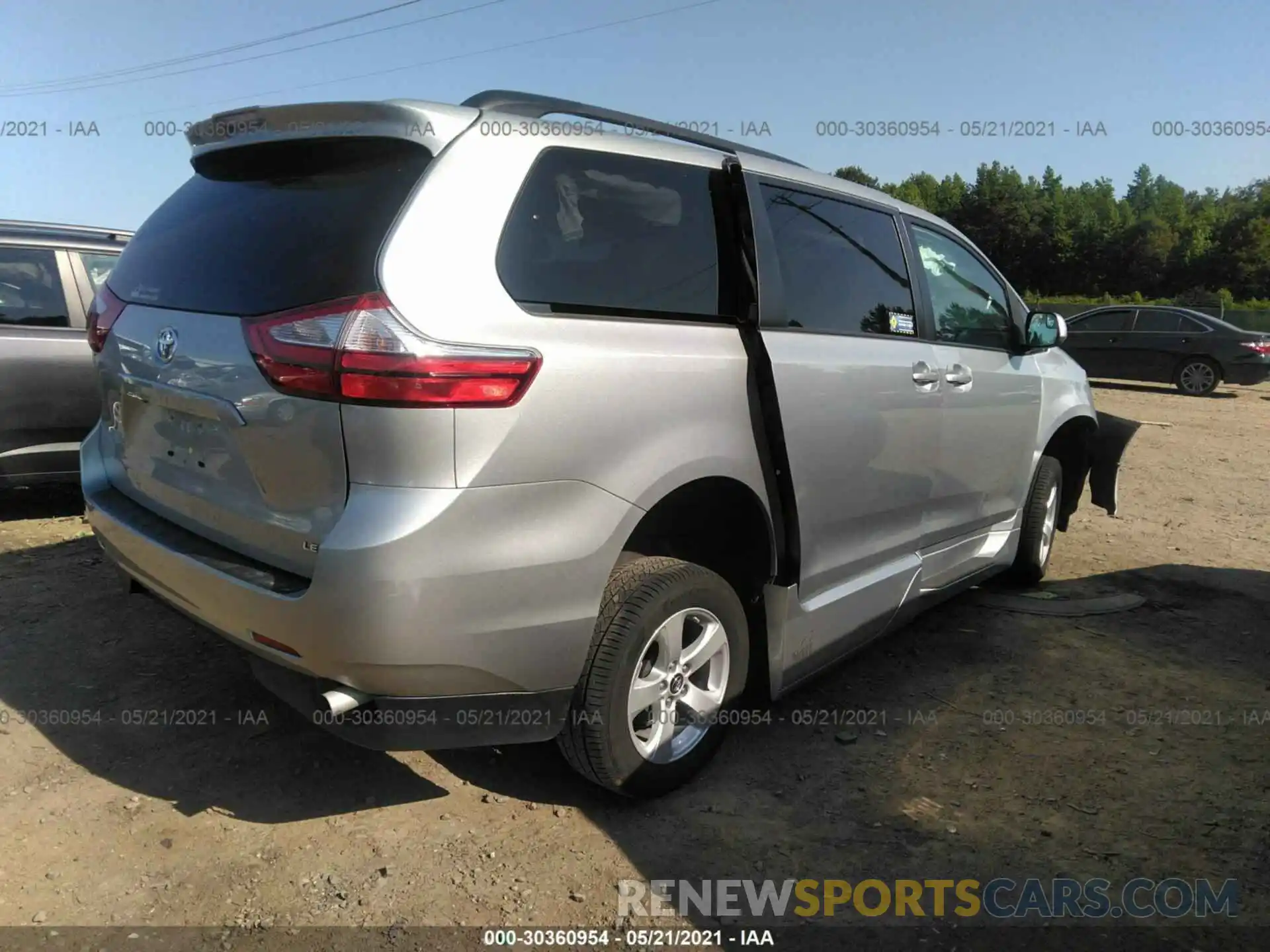 4 Photograph of a damaged car 5TDKZ3DC9KS010854 TOYOTA SIENNA 2019