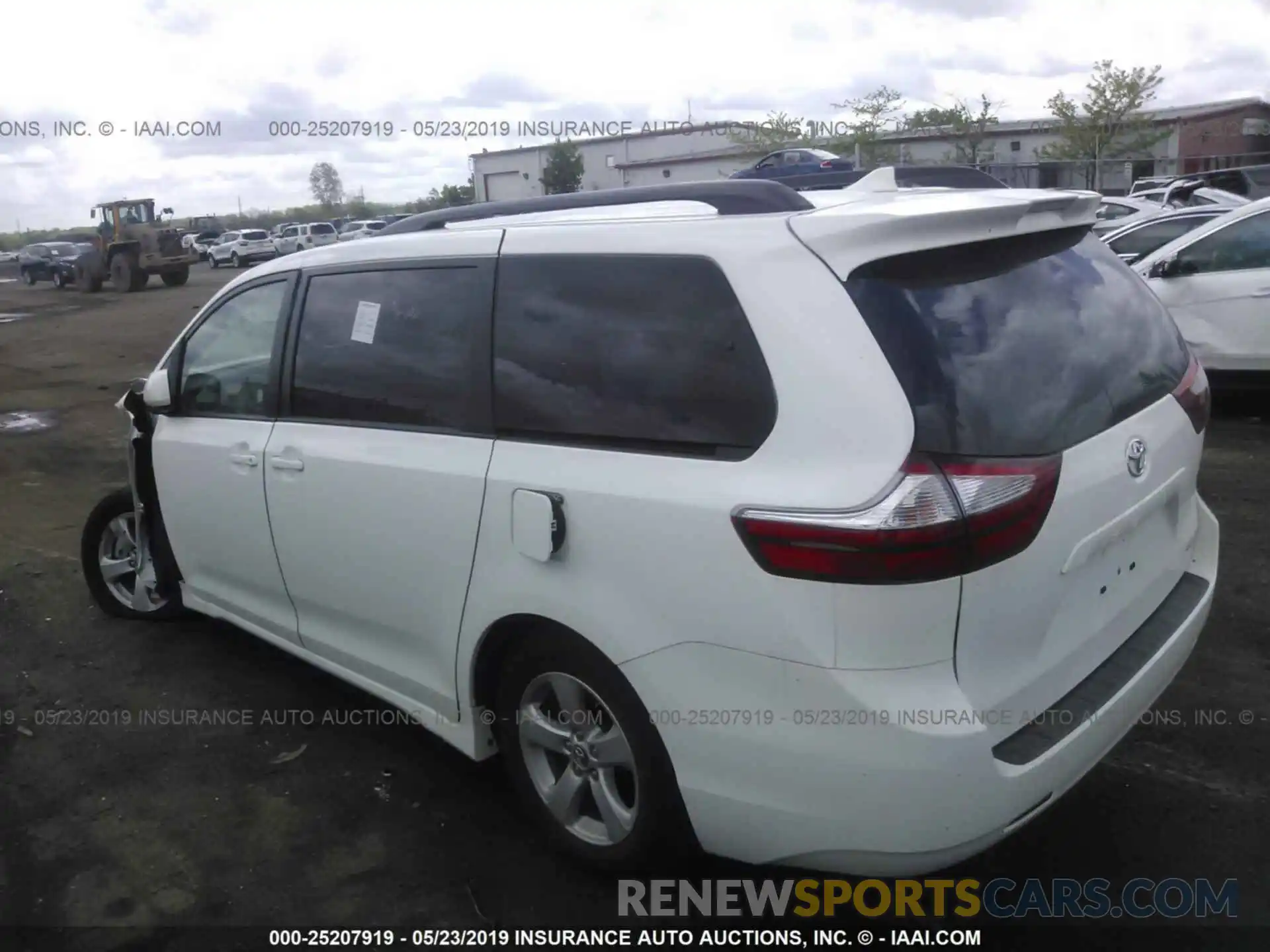 3 Фотография поврежденного автомобиля 5TDKZ3DC9KS011454 TOYOTA SIENNA 2019