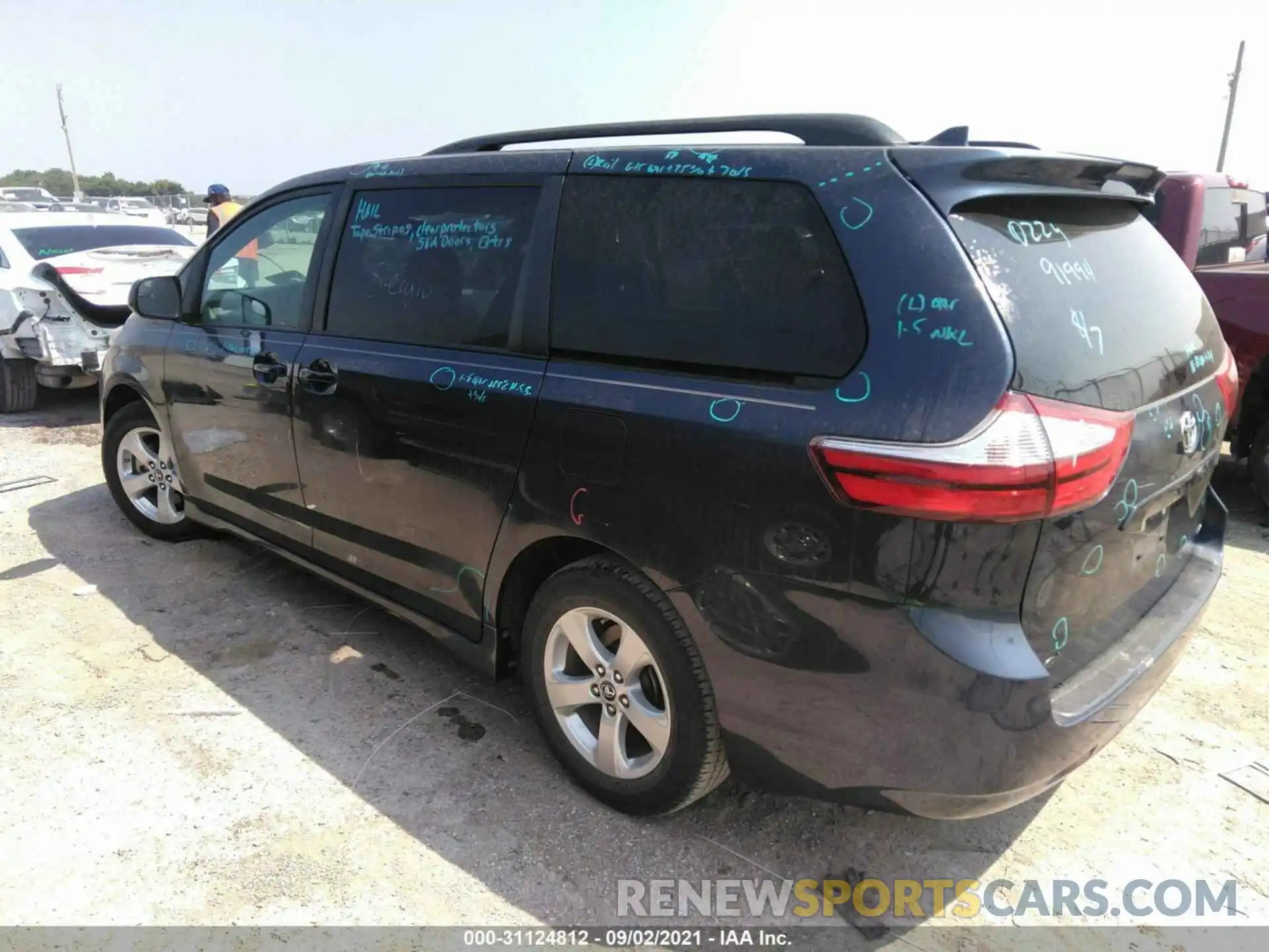 3 Фотография поврежденного автомобиля 5TDKZ3DC9KS014371 TOYOTA SIENNA 2019