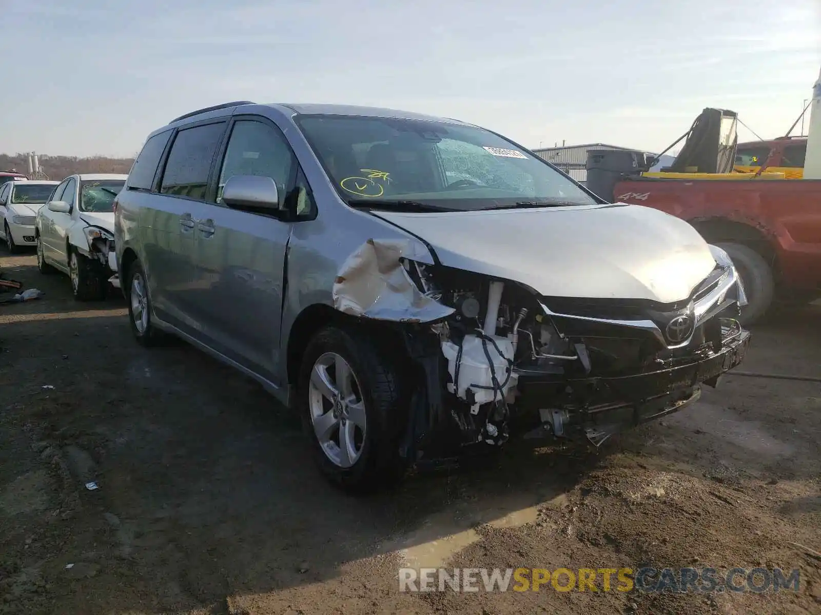 1 Photograph of a damaged car 5TDKZ3DC9KS014791 TOYOTA SIENNA 2019